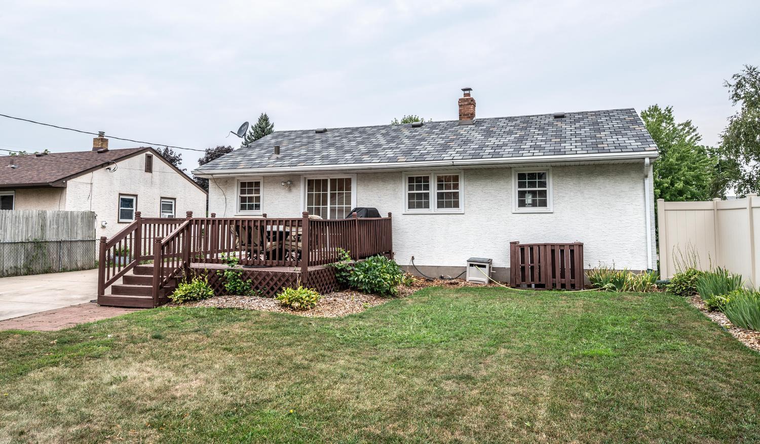 2nd image of 214 Poplar St E, South Saint Paul, MN 55075 | MLS# 7126233