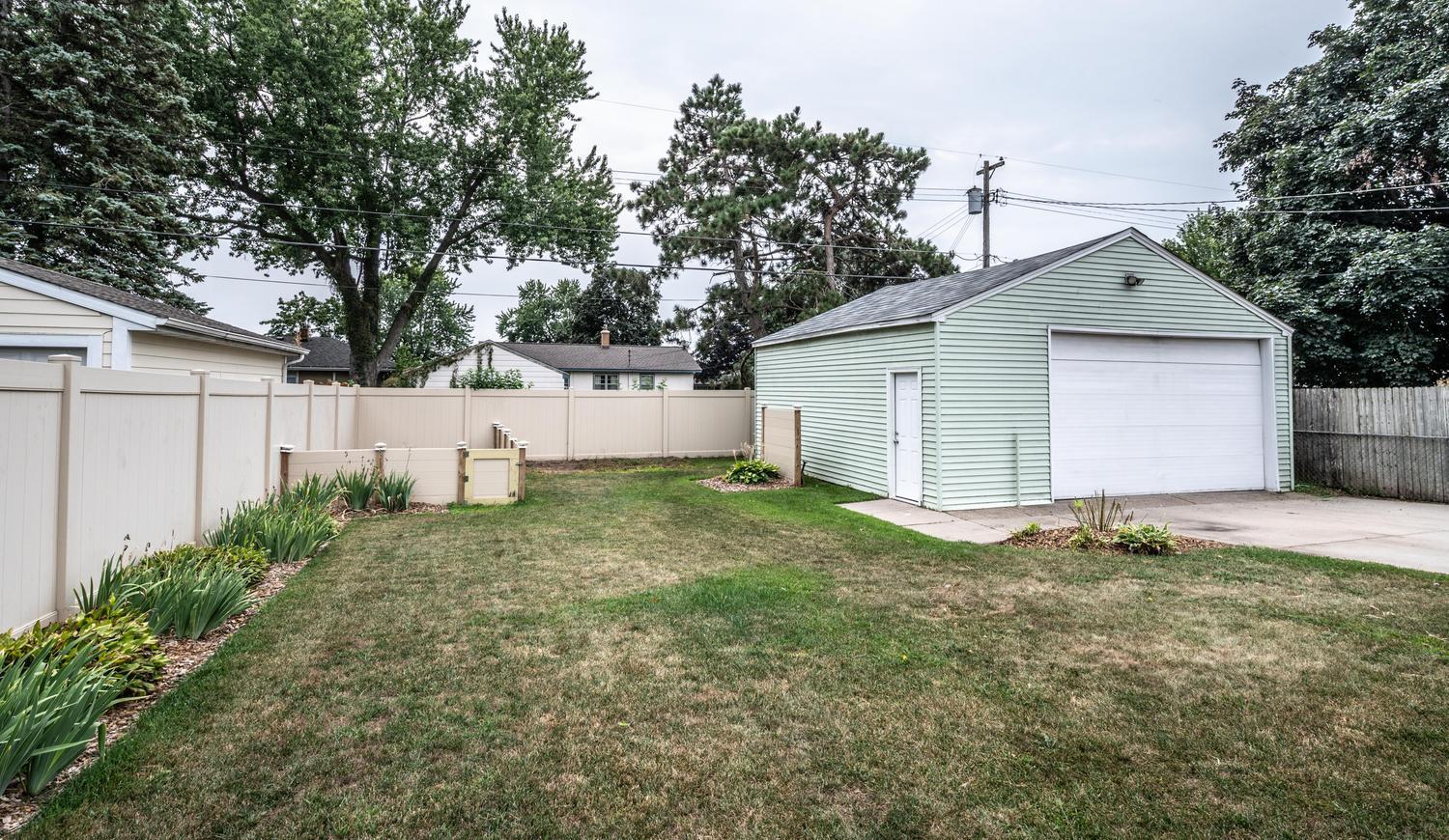 5th image of 214 Poplar St E, South Saint Paul, MN 55075 | MLS# 7126233