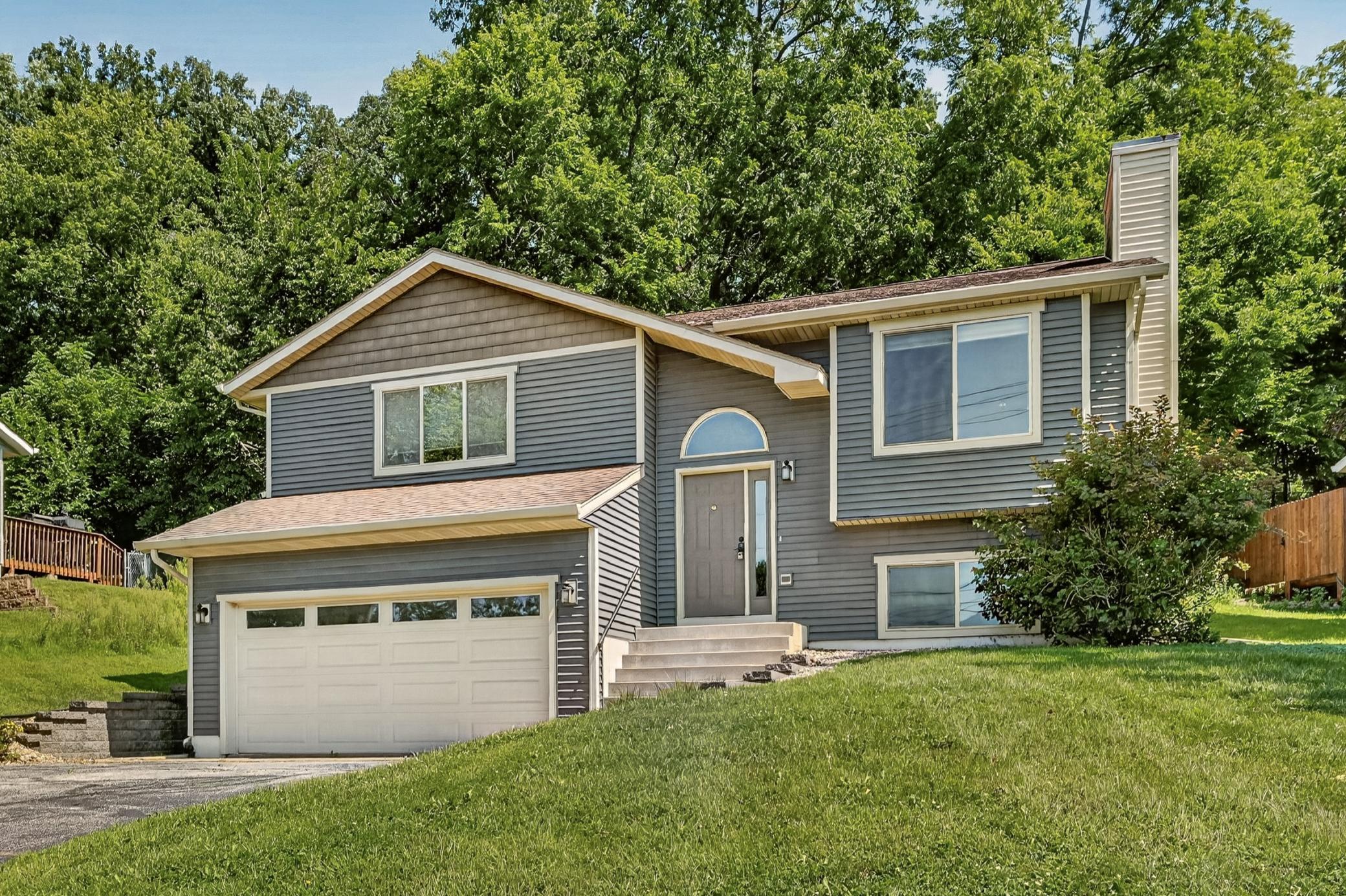 1st image of 1034 14th Ave Sw, Rochester, MN 55902 | MLS# 7126280