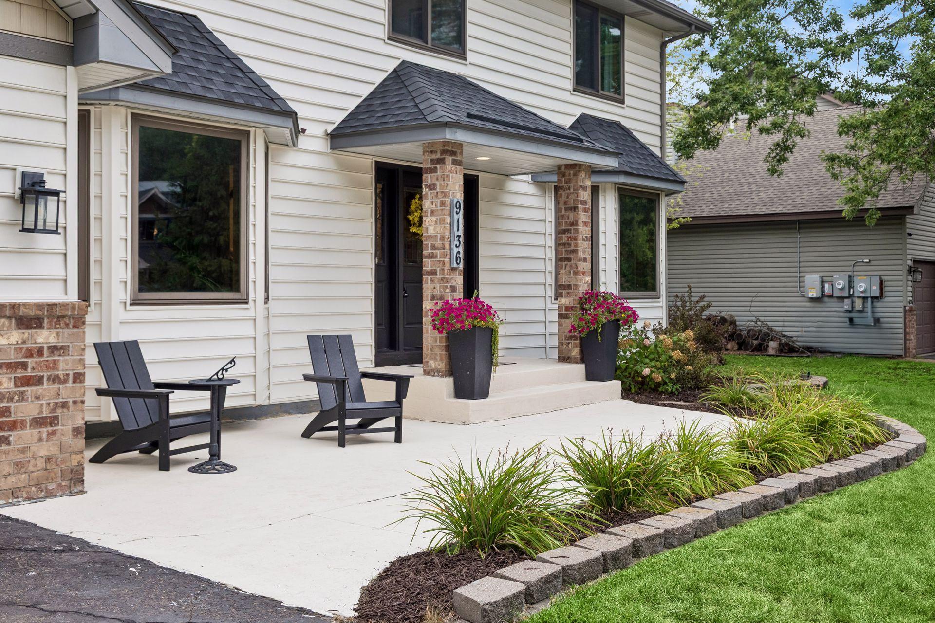 3rd image of 9136 Pinehurst Rd, Saint Paul, MN 55125 | MLS# 7126326