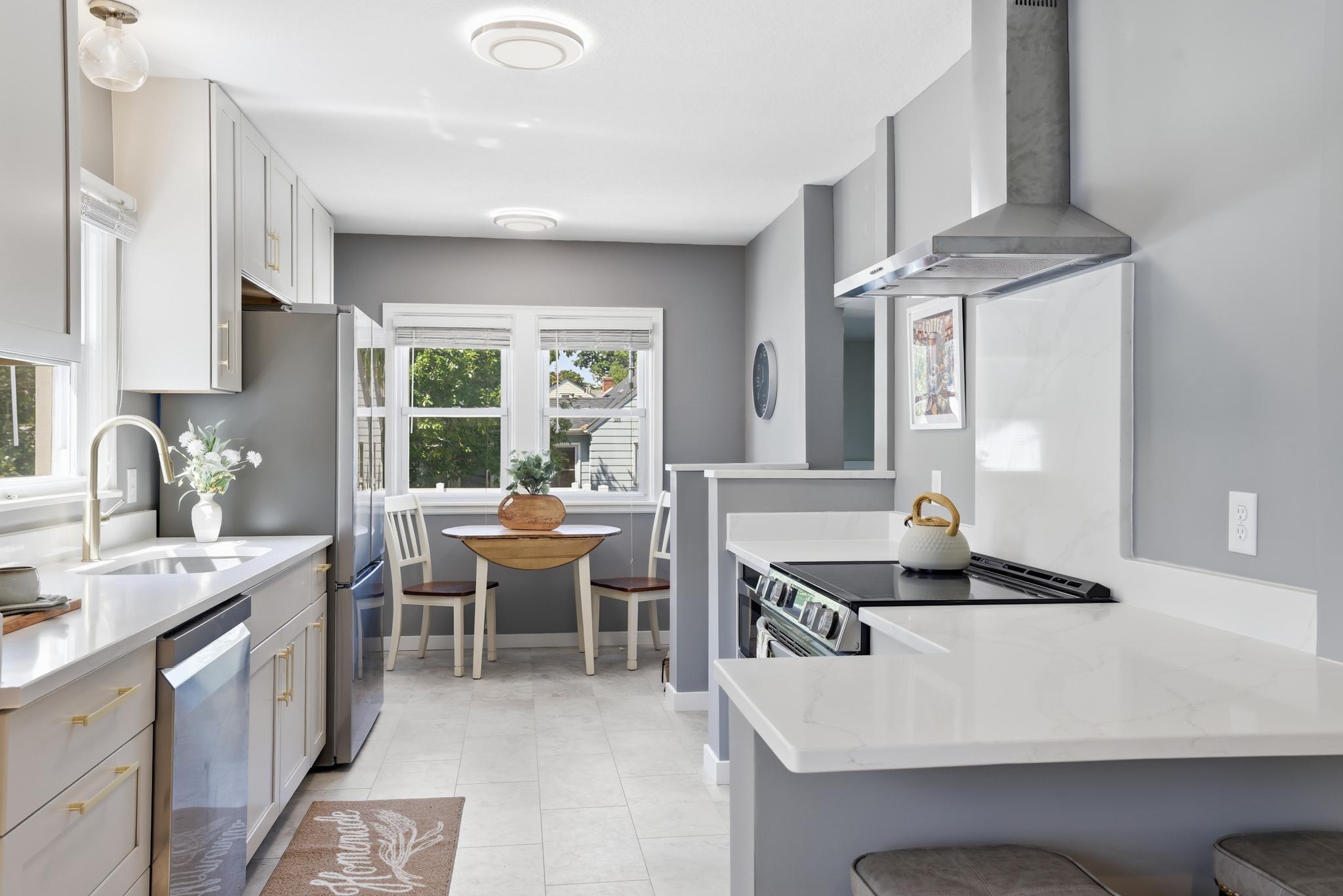 2nd image of 5904 Minnetonka Blvd, Minneapolis, MN 55416 | MLS# 7126369
