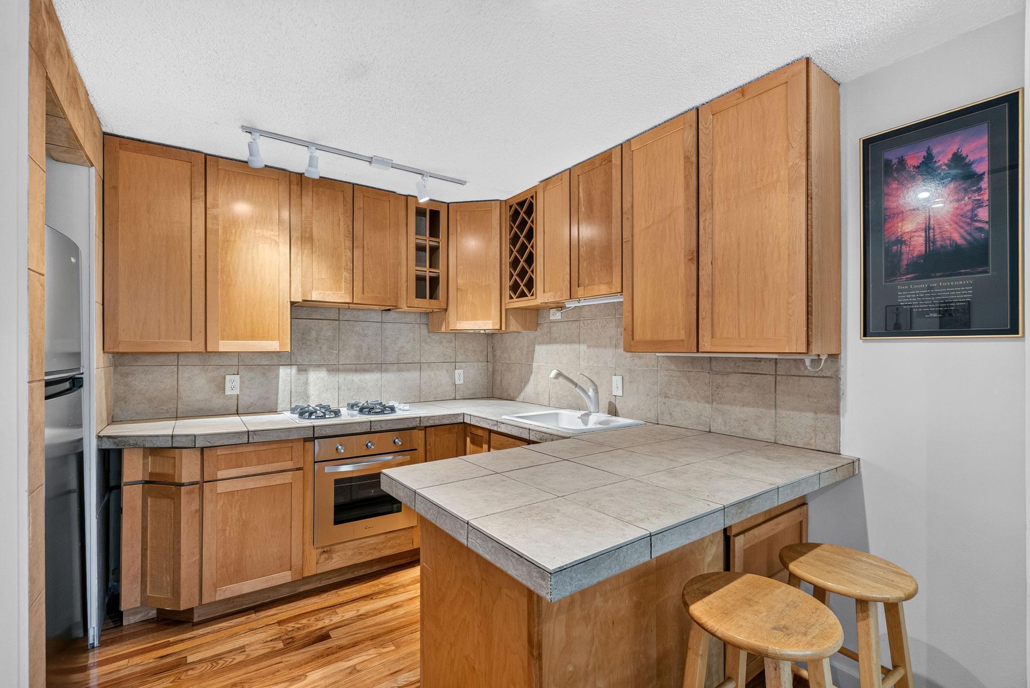 4th image of 1912 Dupont Ave S #105, Minneapolis, MN 55403 | MLS# 7126375