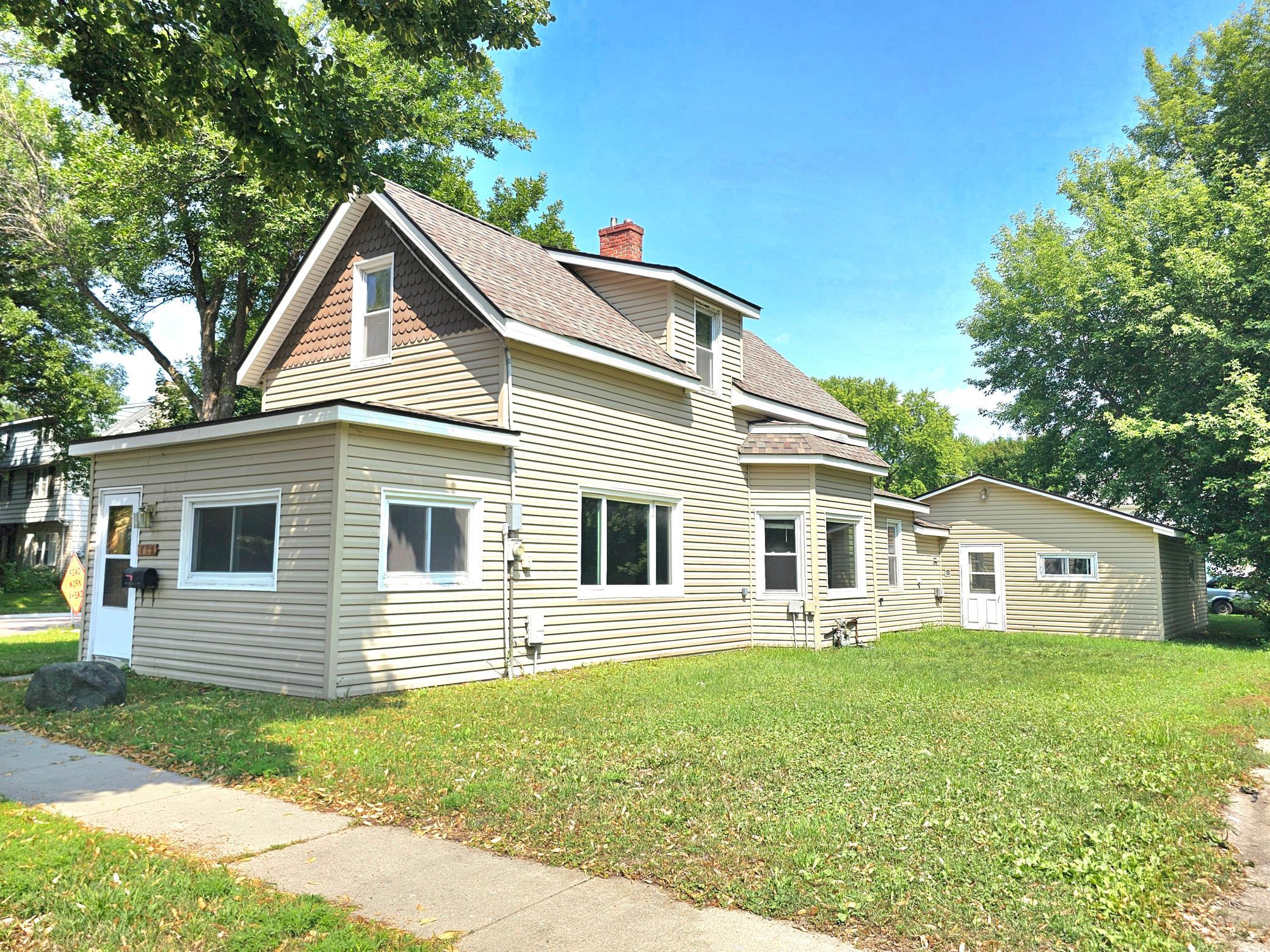 2nd image of 801 5th St Sw, Willmar, MN 56201 | MLS# 7126413
