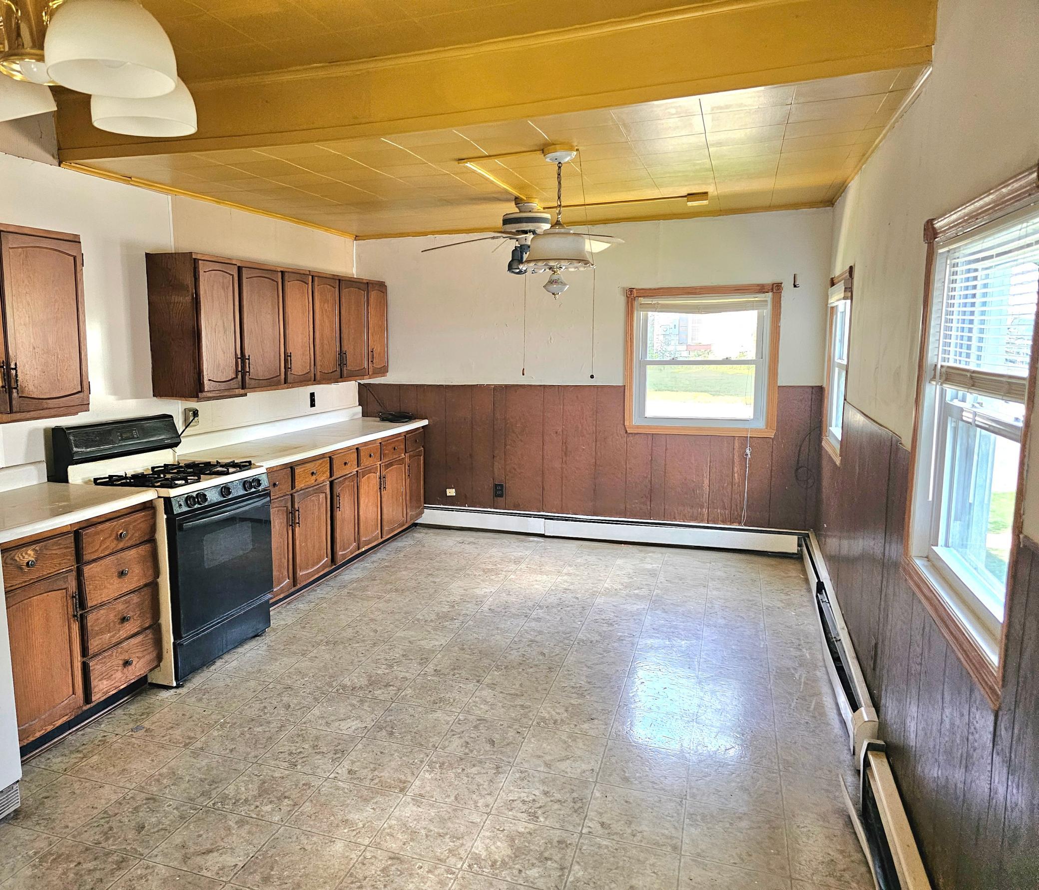 3rd image of 801 5Th St Sw, Willmar, MN 56201 | MLS# 7126413