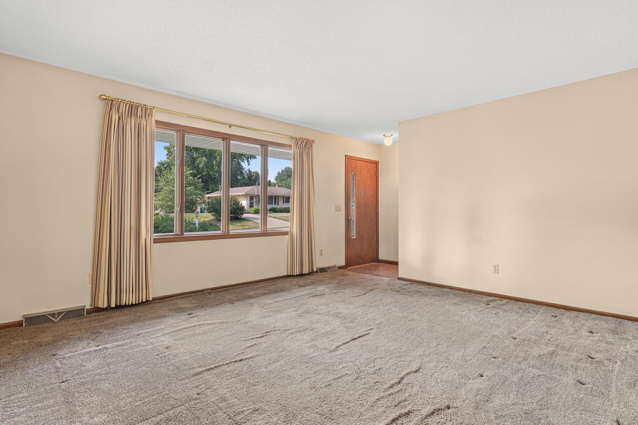 5th image of 405 Terrace Dr, Saint Paul, MN 55113 | MLS# 7126455