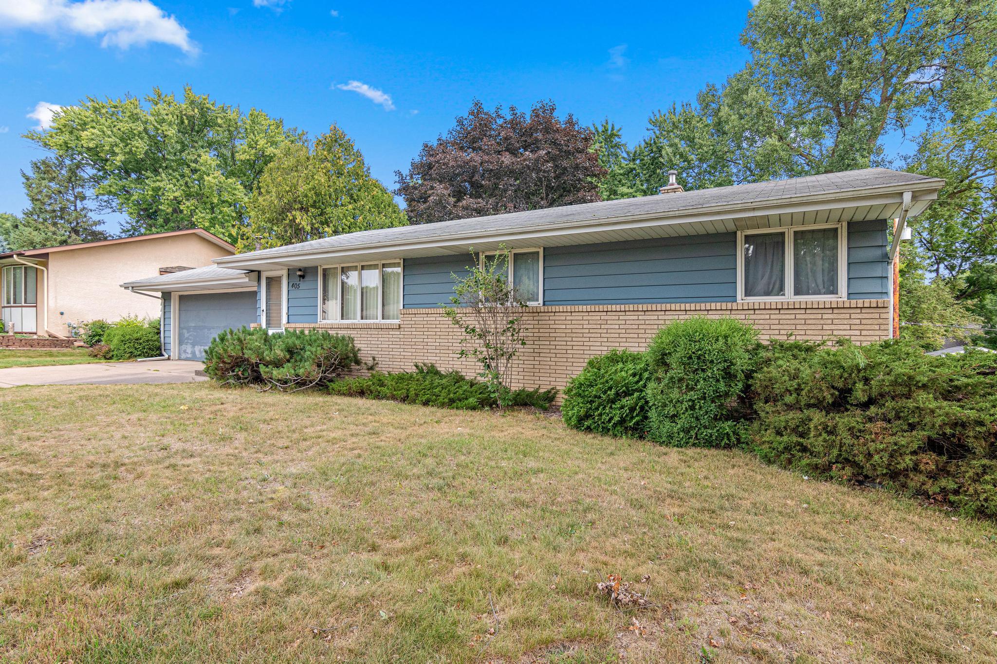 3rd image of 405 Terrace Dr, Saint Paul, MN 55113 | MLS# 7126455