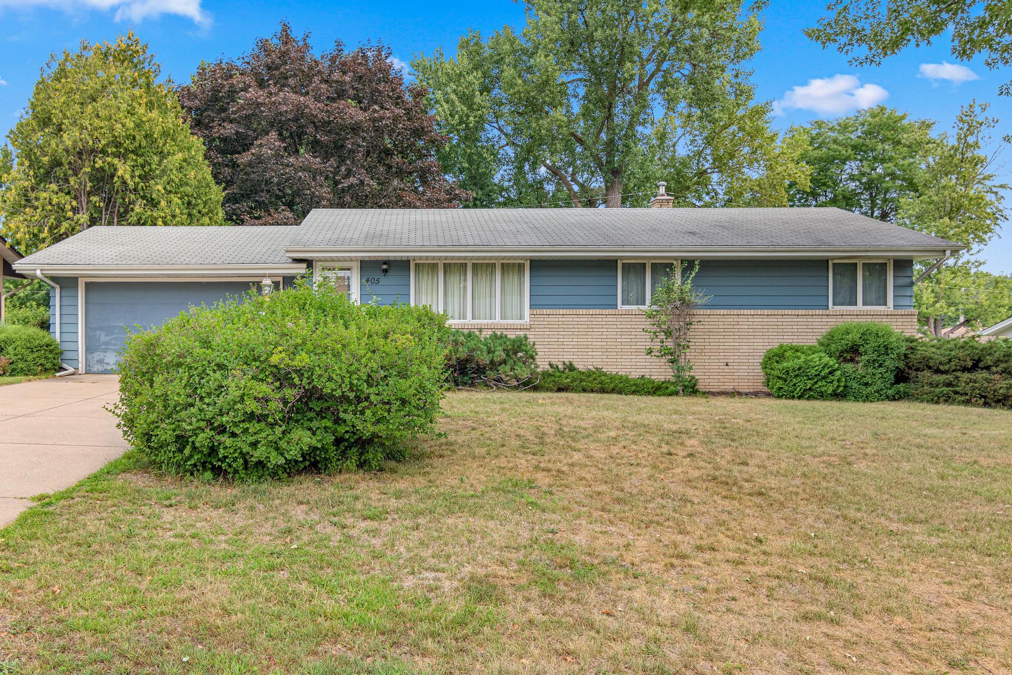 1st image of 405 Terrace Dr, Saint Paul, MN 55113 | MLS# 7126455