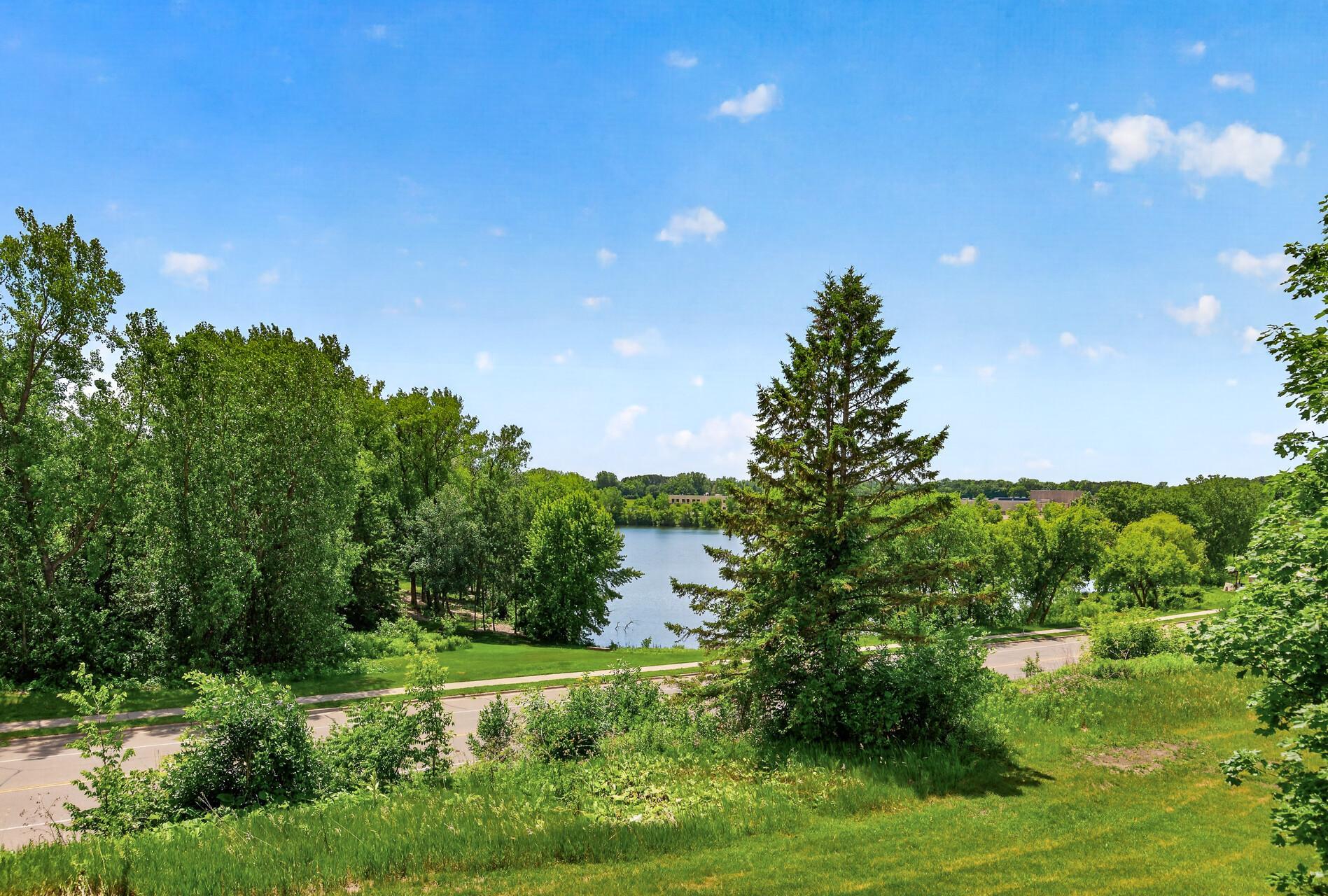 2nd image of 3275 80th St E, Inver Grove Heights, MN 55076