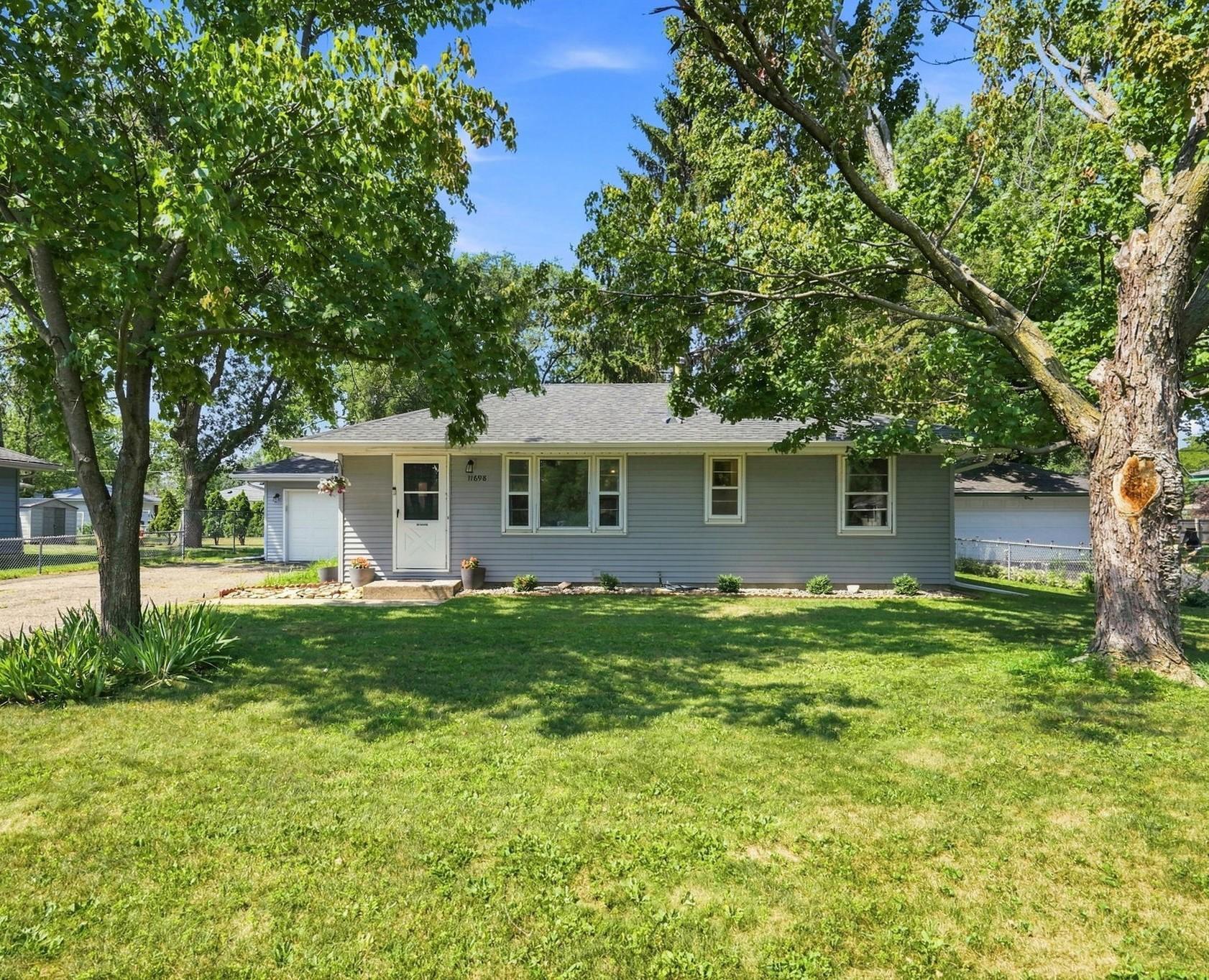 2nd image of 11698 Juniper St Nw, Minneapolis, MN 55448 | MLS# 7126611