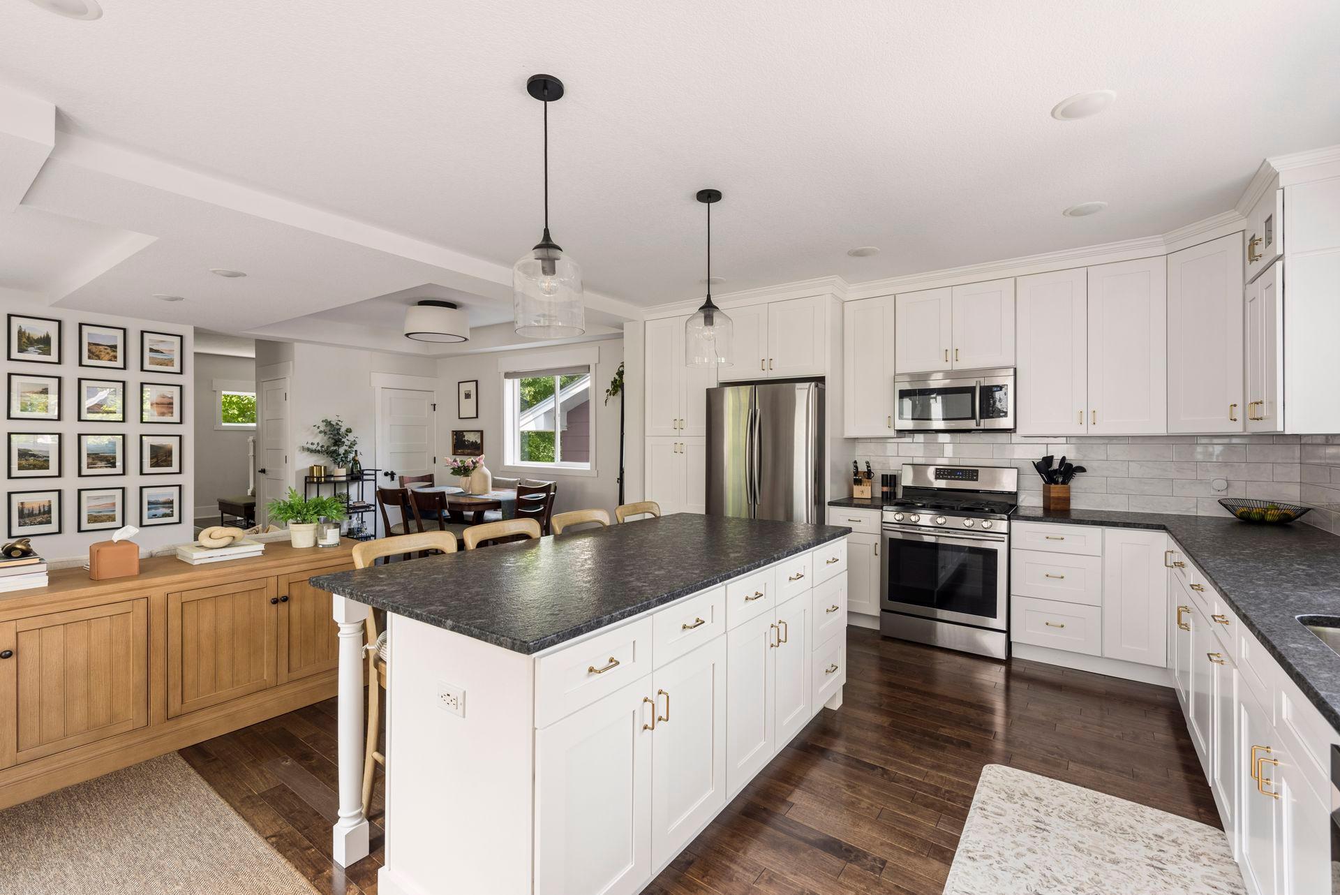 5th image of 41 Russell Ave S, Minneapolis, MN 55405 | MLS# 7126648