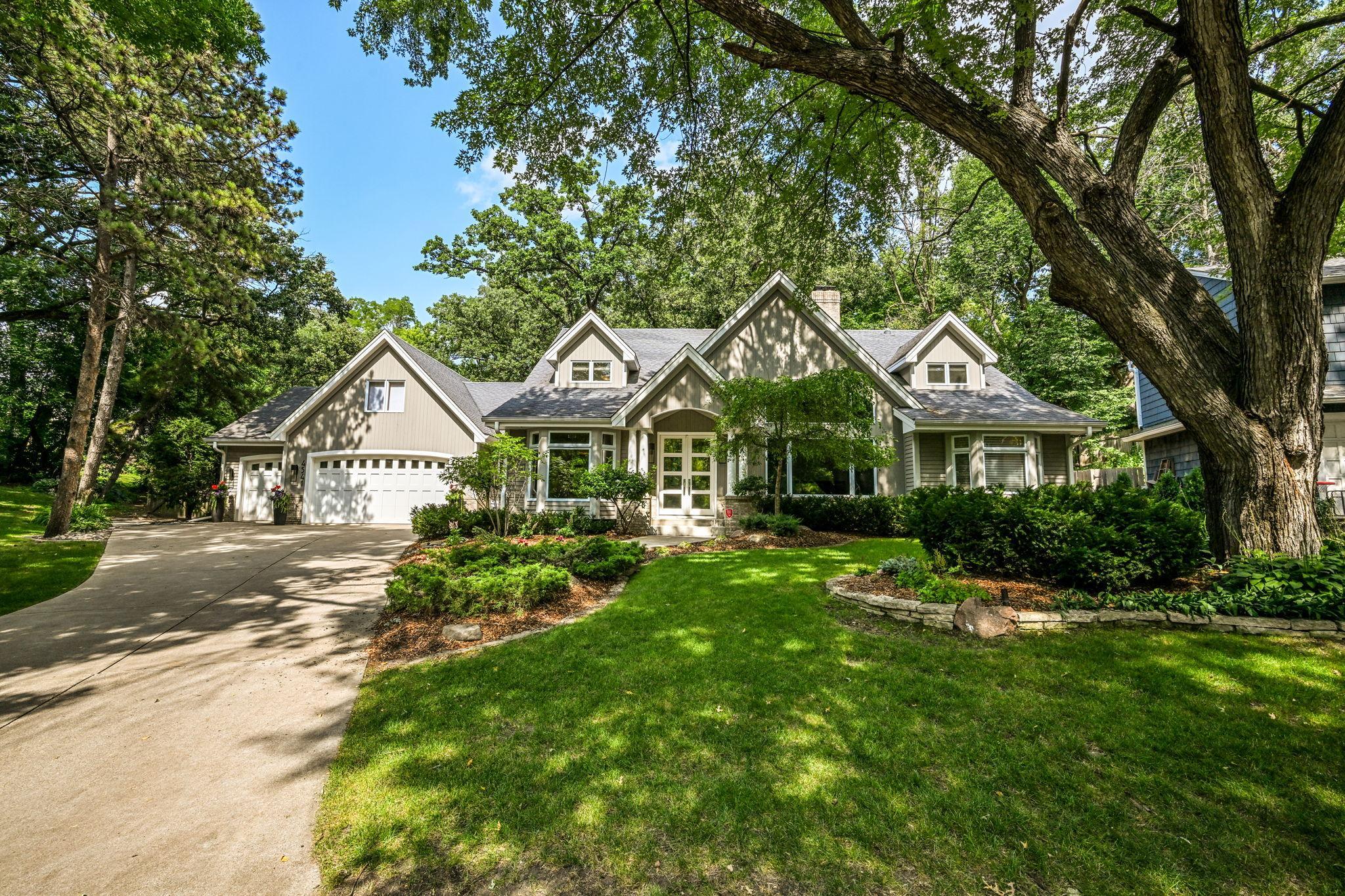 2nd image of 4541 Meadow Rd, Minneapolis, MN 55424 | MLS# 7126679