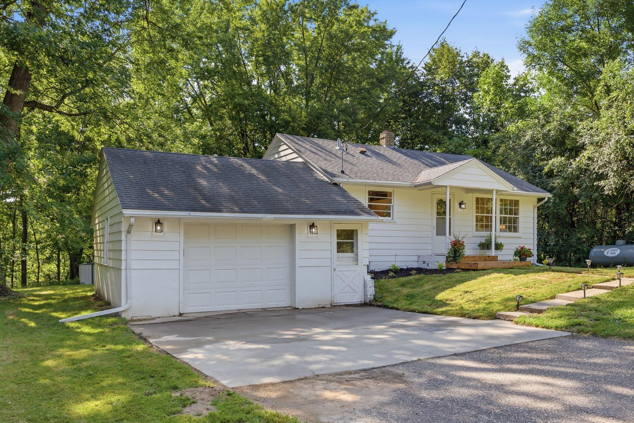 2nd image of 985 Sunnyfield Rd N, Mound, MN 55364 | MLS# 7126690