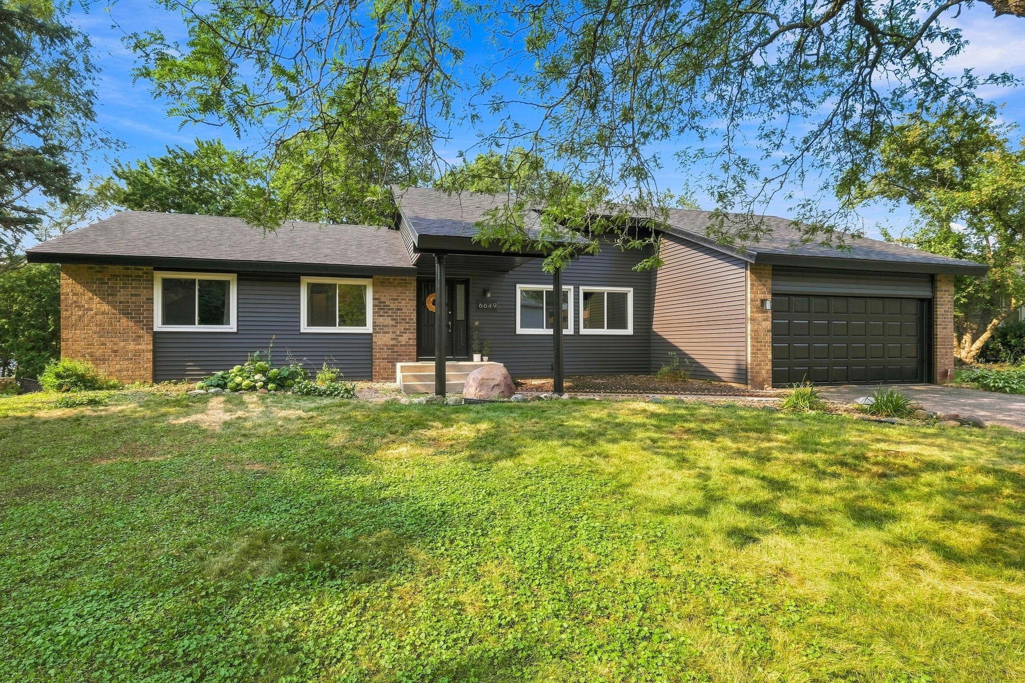 1st image of 6649 Buckingham Rd, Saint Paul, MN 55125 | MLS# 7126698