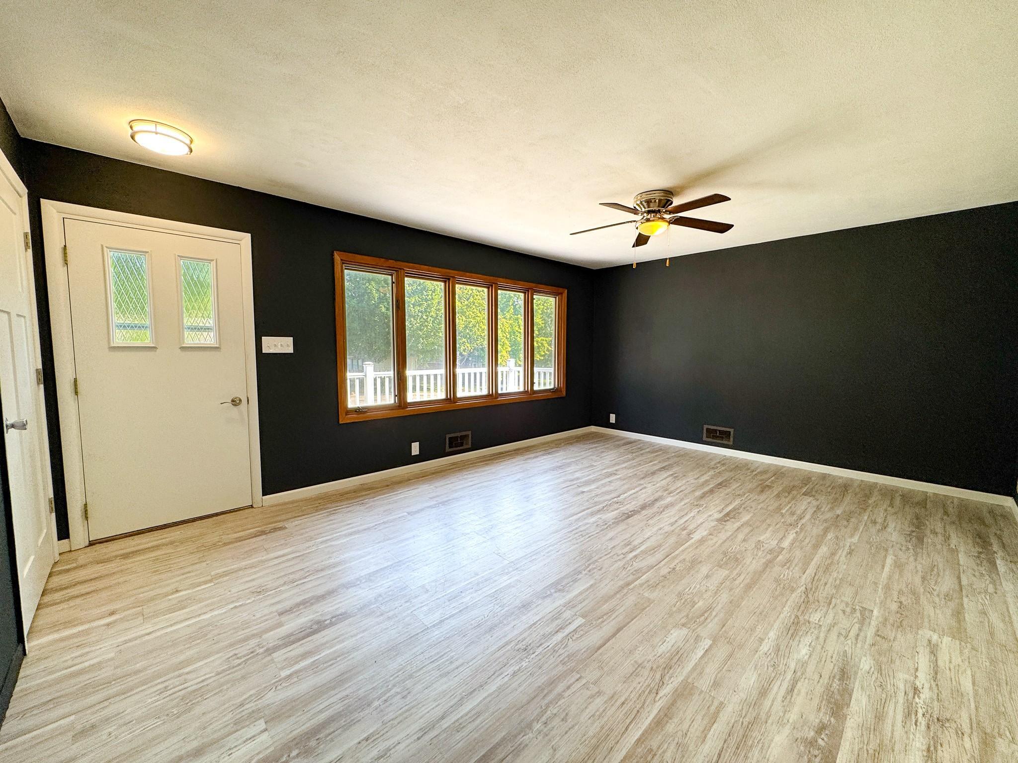 4th image of 518 E Saint Charles Ave, Fergus Falls, MN 56537 | MLS# 7126710