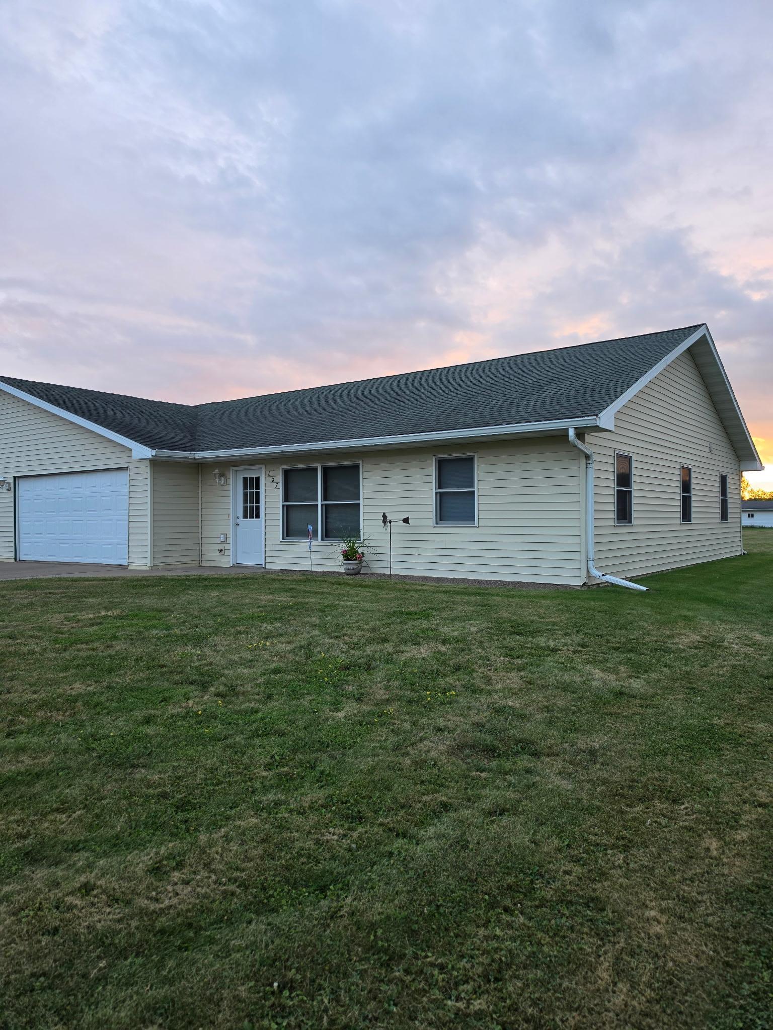 1st image of 607 Washington St, Almena, WI 54805 | MLS# 7126733