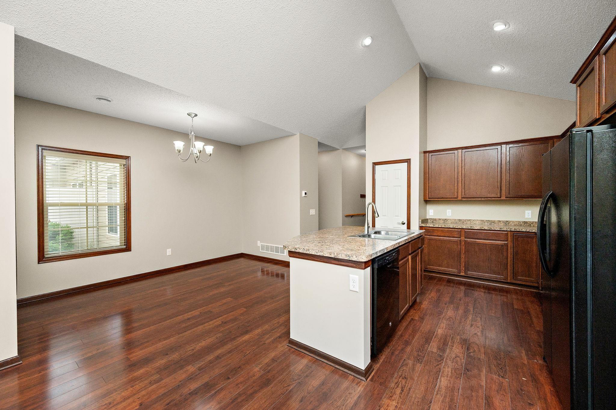 5th image of 24070 Rivers Edge Rd, Rogers, MN 55374 | MLS# 7126734