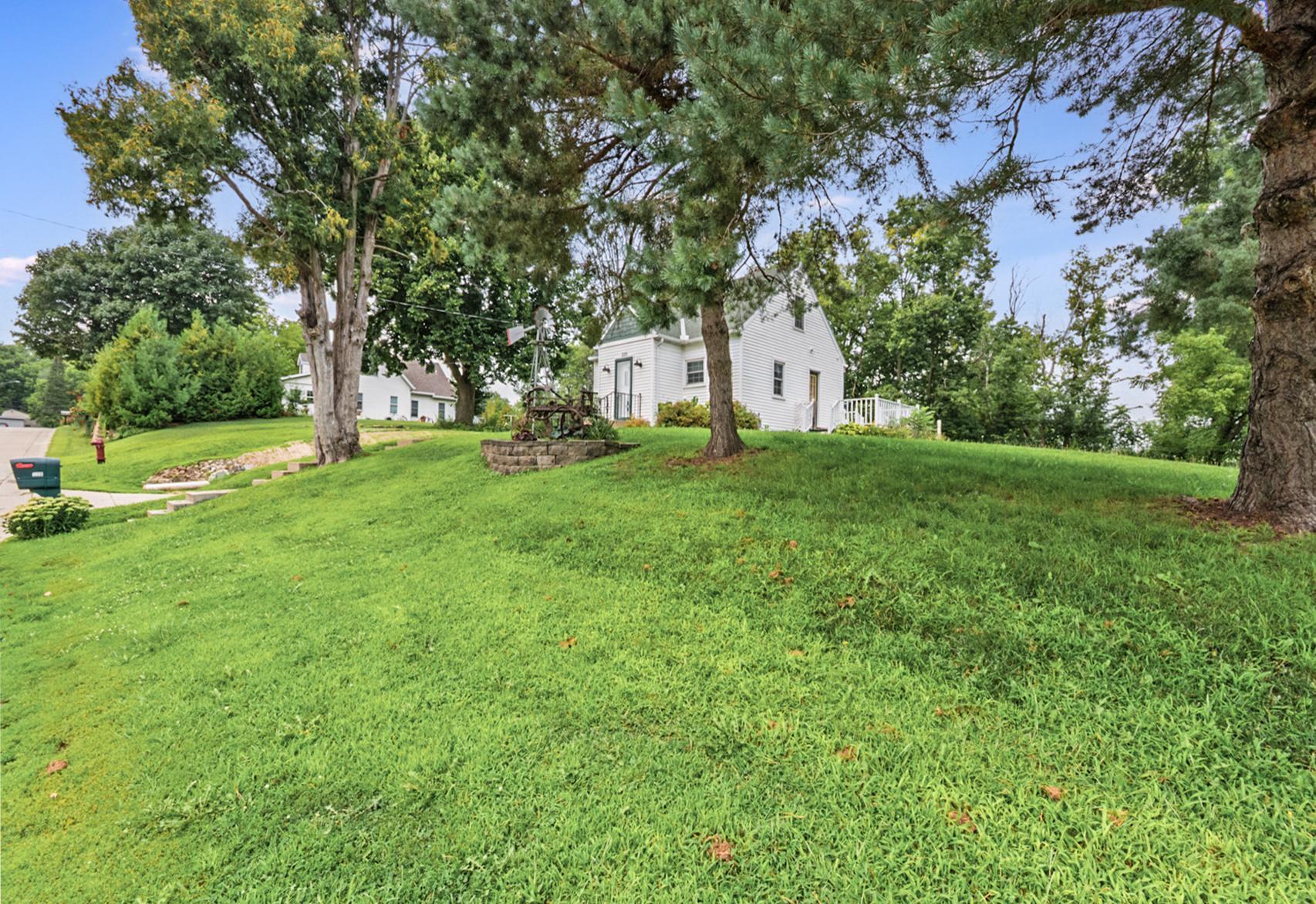 2nd image of 220 Green St W, Waterville, MN 56096 | MLS# 7126822