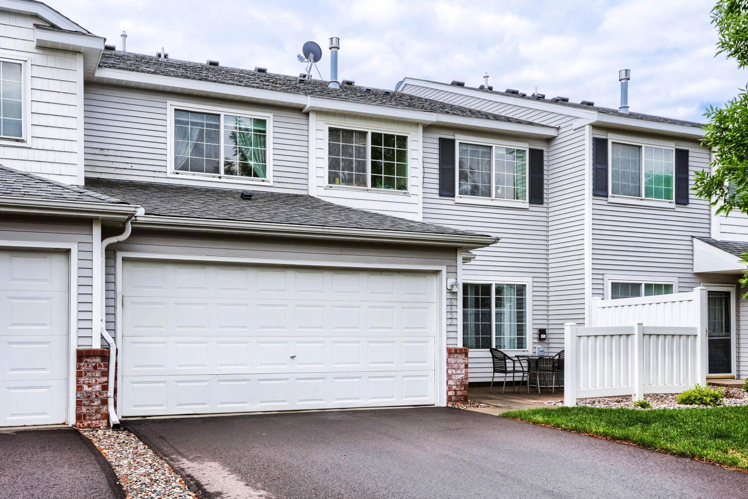 1st image of 6452 158th St W, Saint Paul, MN 55124 | MLS# 7126823