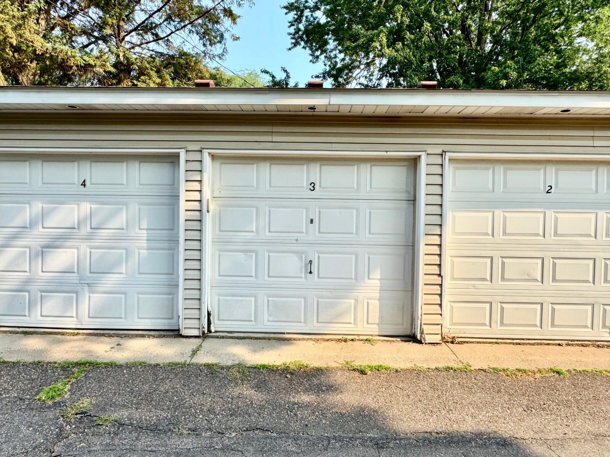 2nd image of 1664 Ashland Ave, Saint Paul, MN 55104