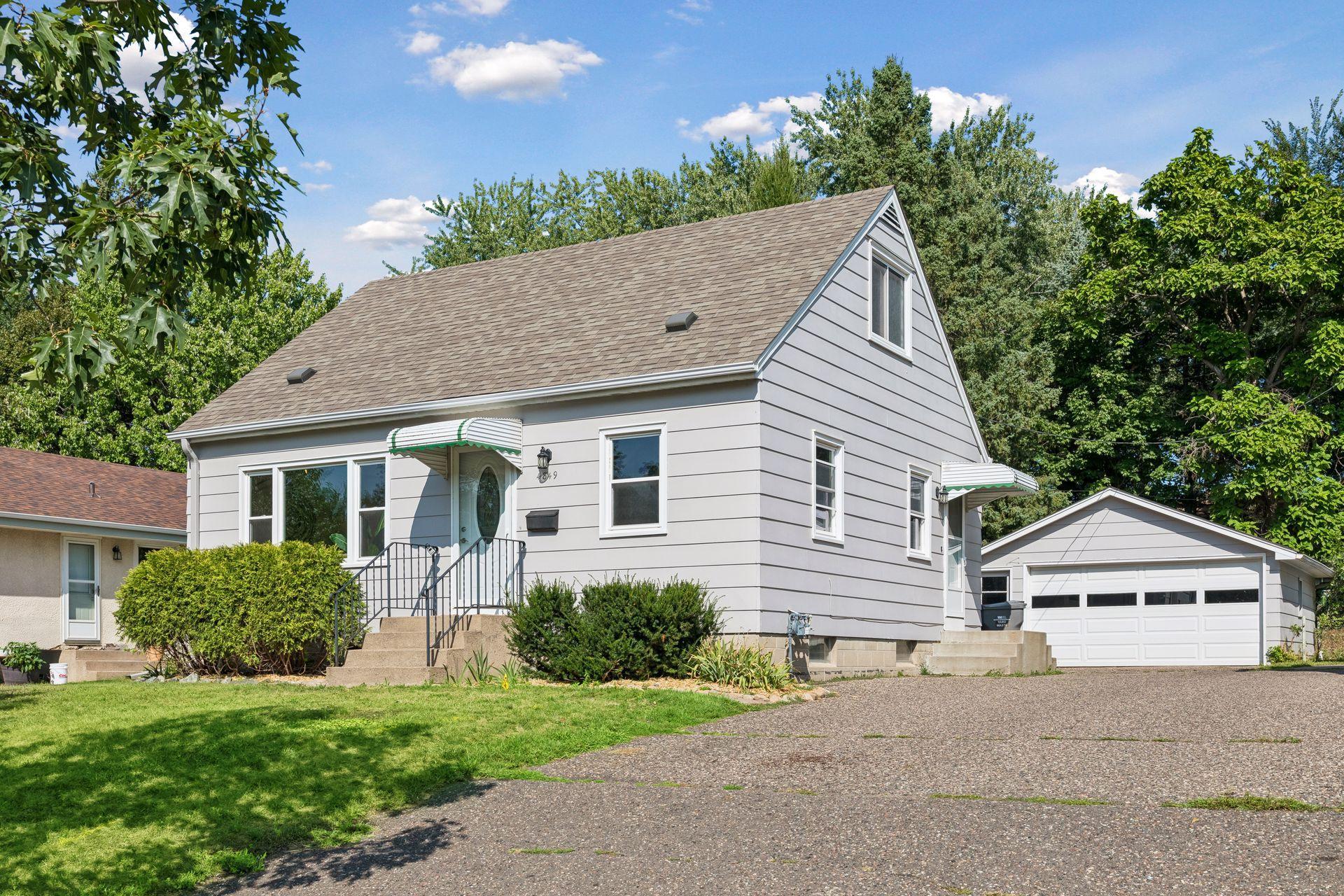 3rd image of 4849 E Upland Crst, Minneapolis, MN 55421 | MLS# 7126841