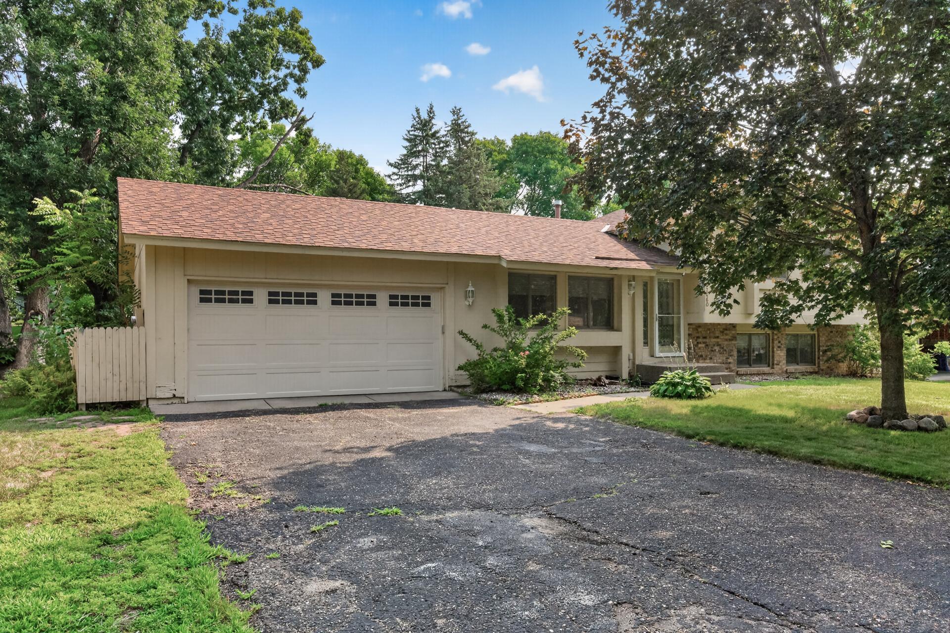 2nd image of 7460 Berkshire Wy, Maple Grove, MN 55311 | MLS# 7126871