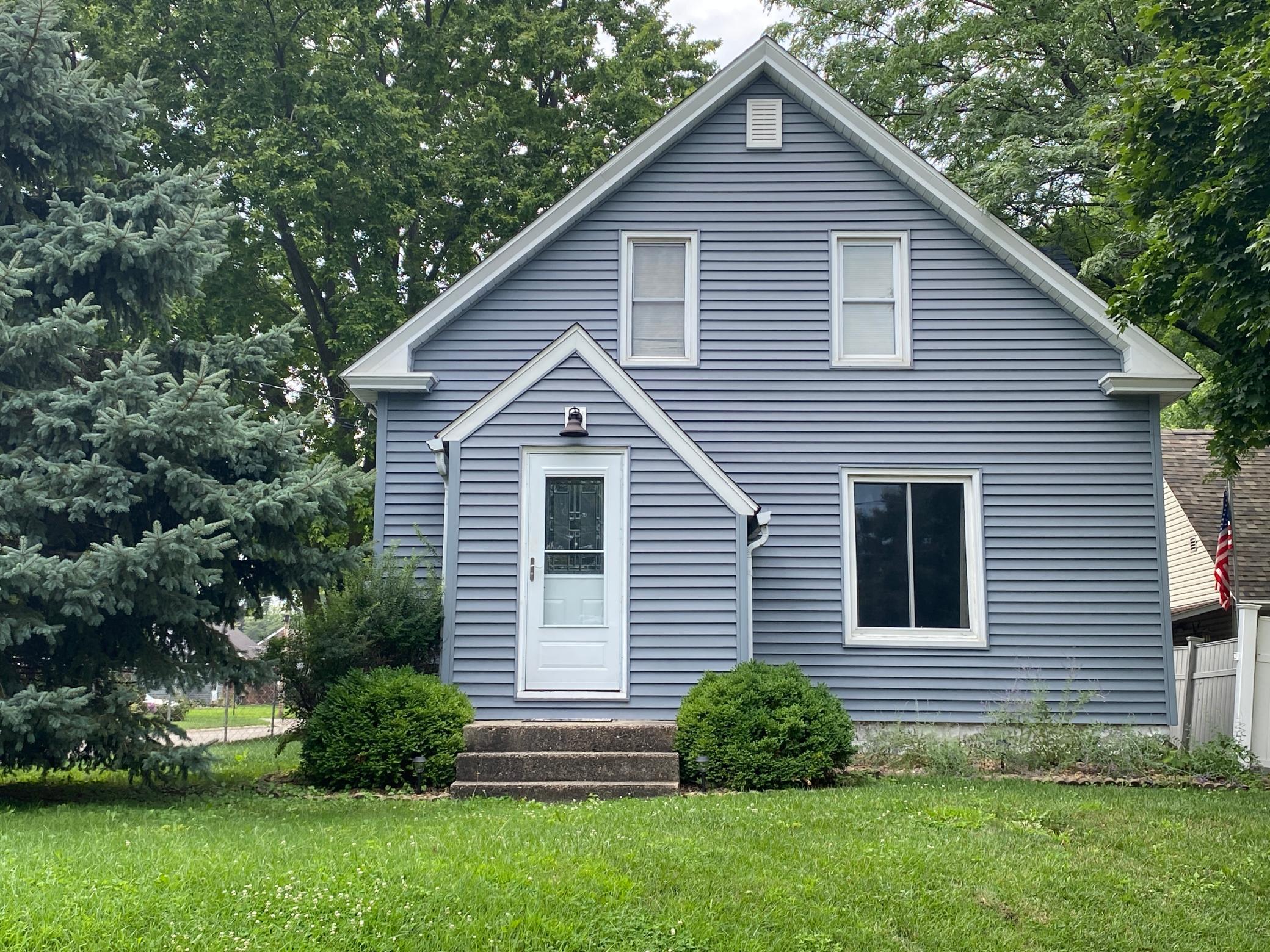 1st image of 1224 Frank Hall Dr, Albert Lea, MN 56007 | MLS# 7126877