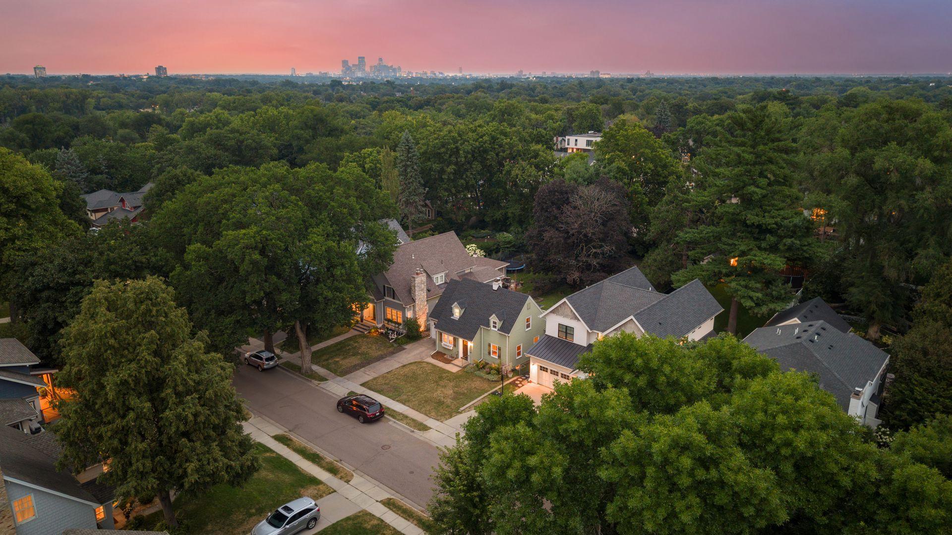 3rd image of 4235 Alden Dr, Minneapolis, MN 55416 | MLS# 7126958