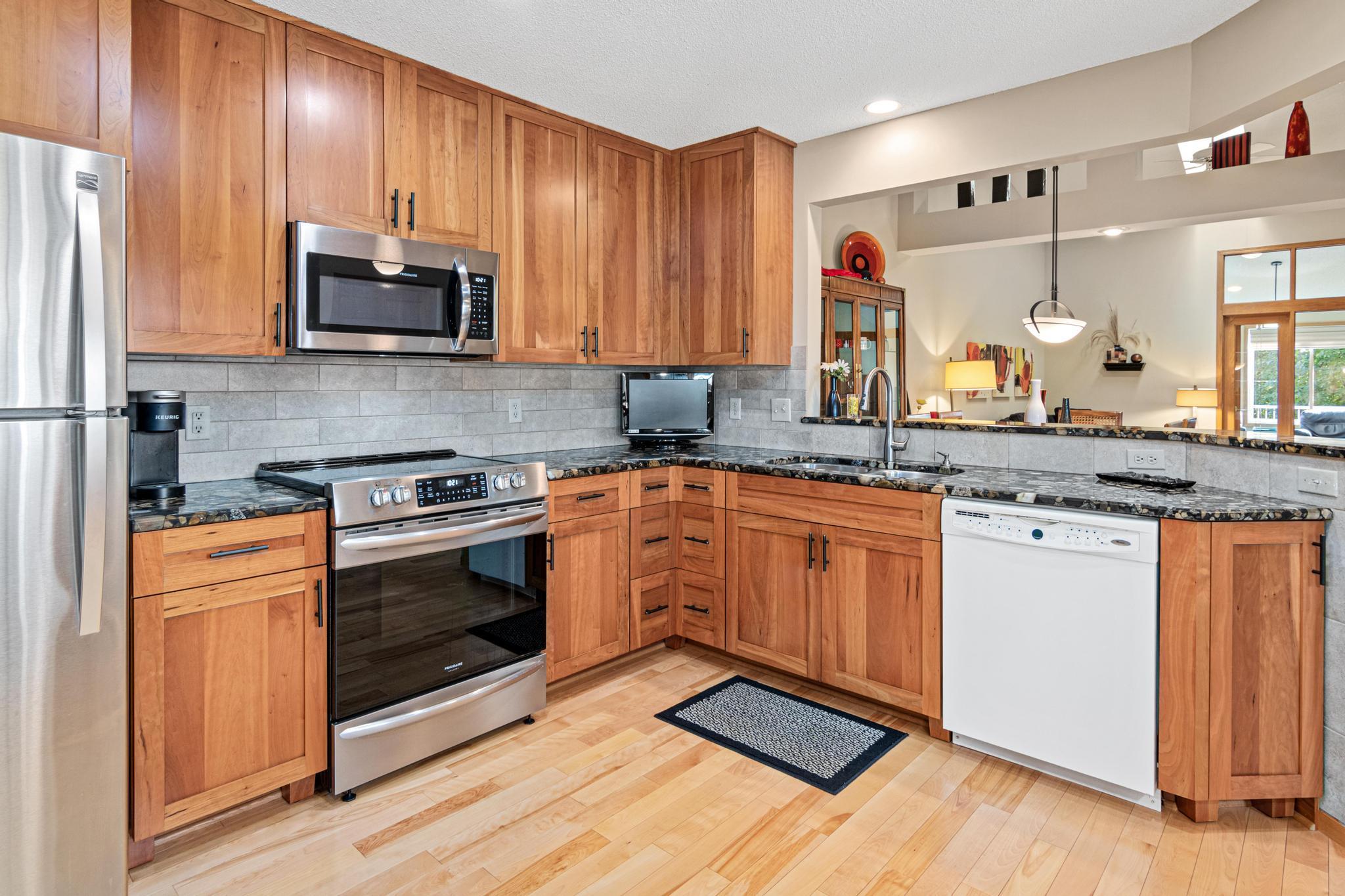 3rd image of 9316 Kimberly Ln N, Maple Grove, MN 55311 | MLS# 7126963