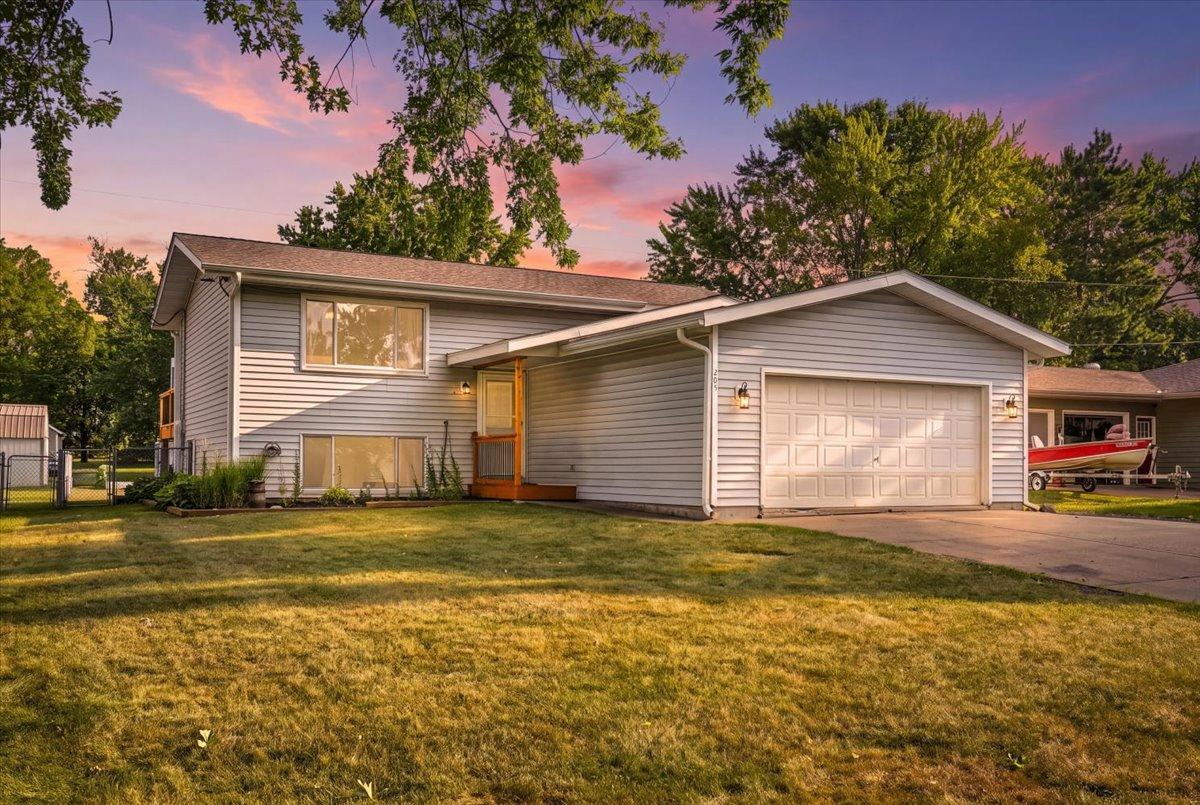 4th image of 205 W Elm St, Roberts, WI 54023 | MLS# 7126979