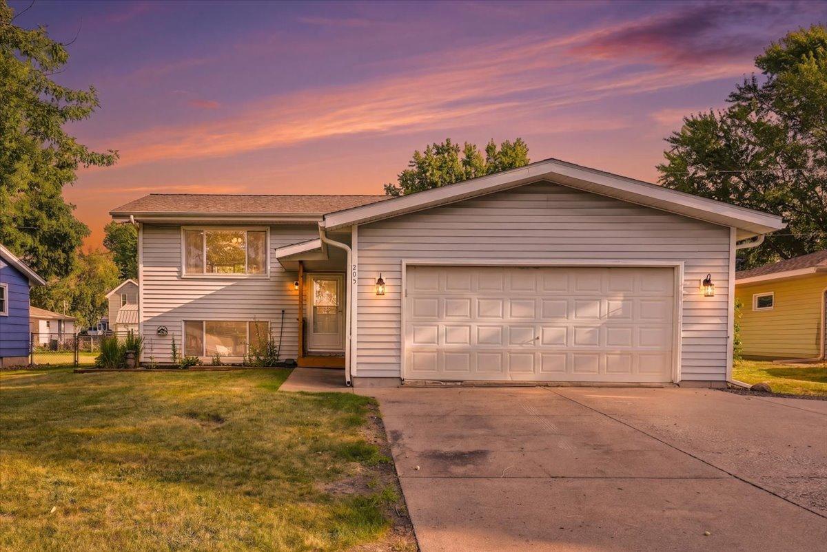 3rd image of 205 W Elm St, Roberts, WI 54023 | MLS# 7126979