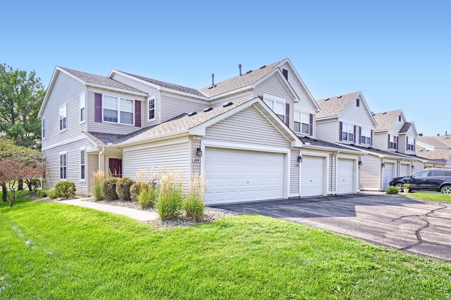 2nd image of 688 Cobblestone Wy, Shakopee, MN 55379 | MLS# 7127001