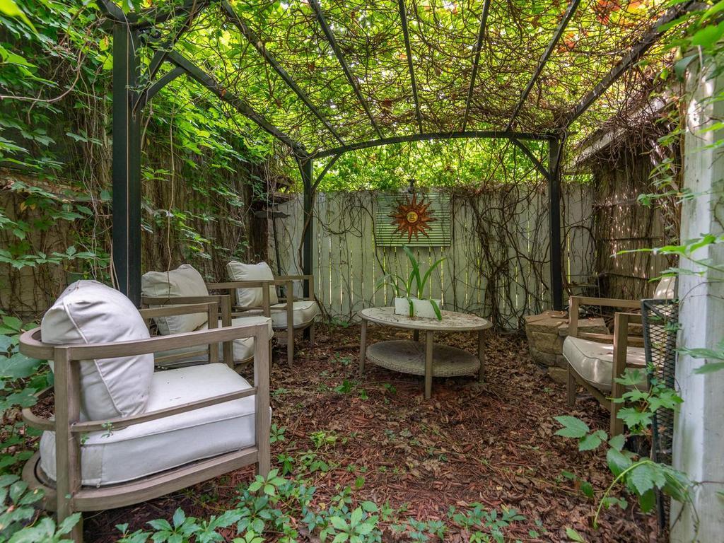 3rd image of 936 4Th St E, Saint Paul, MN 55106 | MLS# 7127061