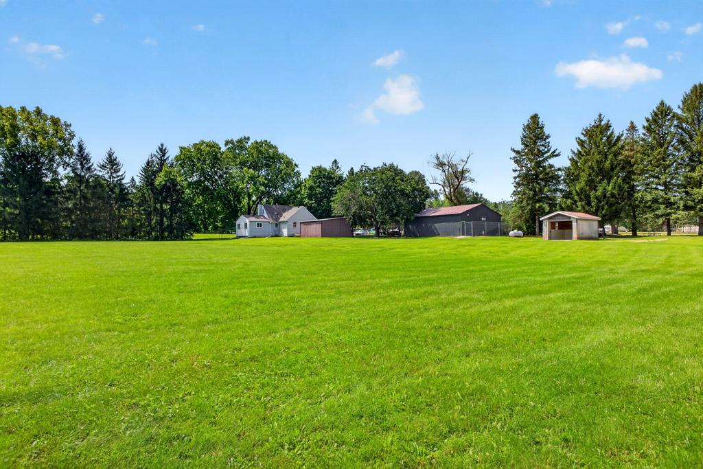 2nd image of 3225 Pinewood Rd Se, Rochester, MN 55904 | MLS# 7127085