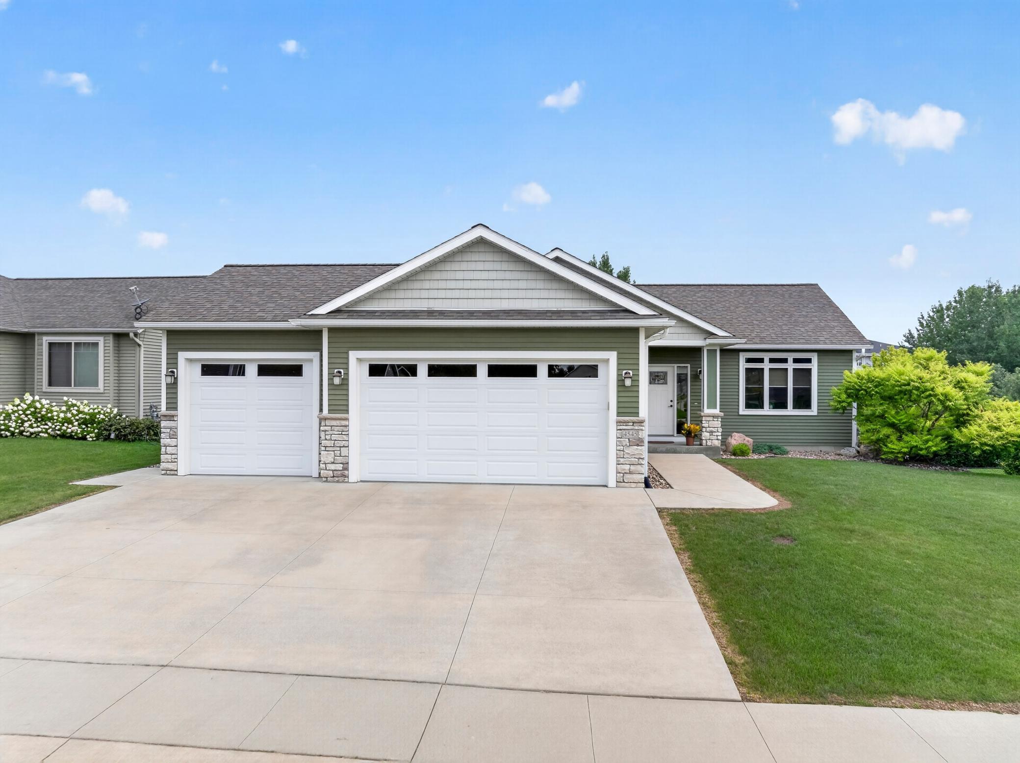1st image of 4545 Baraboo St Nw, Rochester, MN 55901 | MLS# 7127219