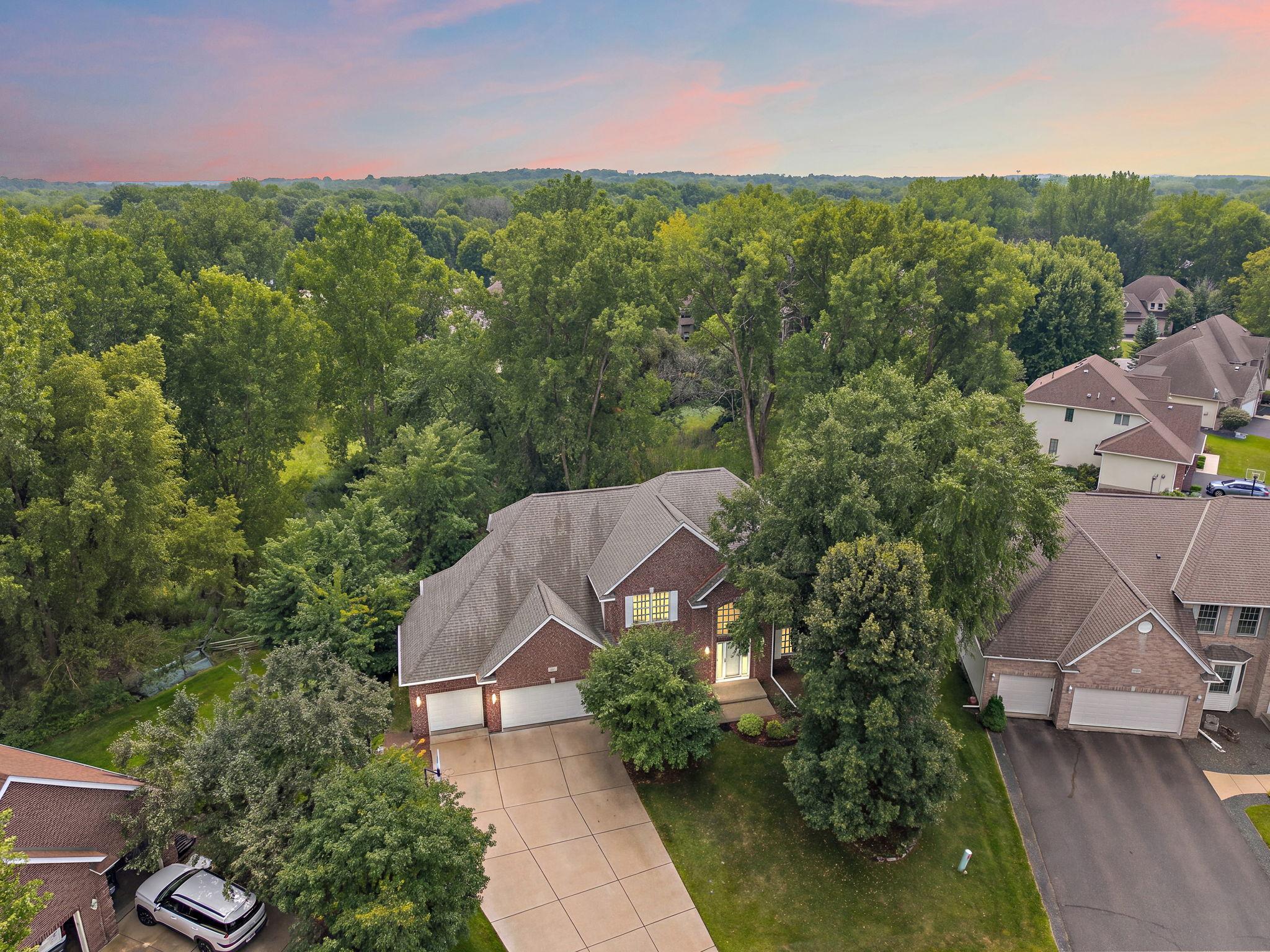 1st image of 1401 Larkspur Ct, Saint Paul, MN 55129 | MLS# 7127254