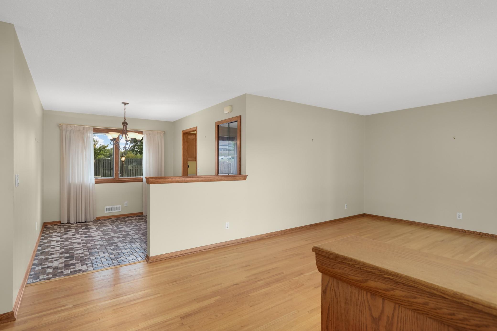 4th image of 610 57Th Ave Ne, Minneapolis, MN 55432 | MLS# 7127259