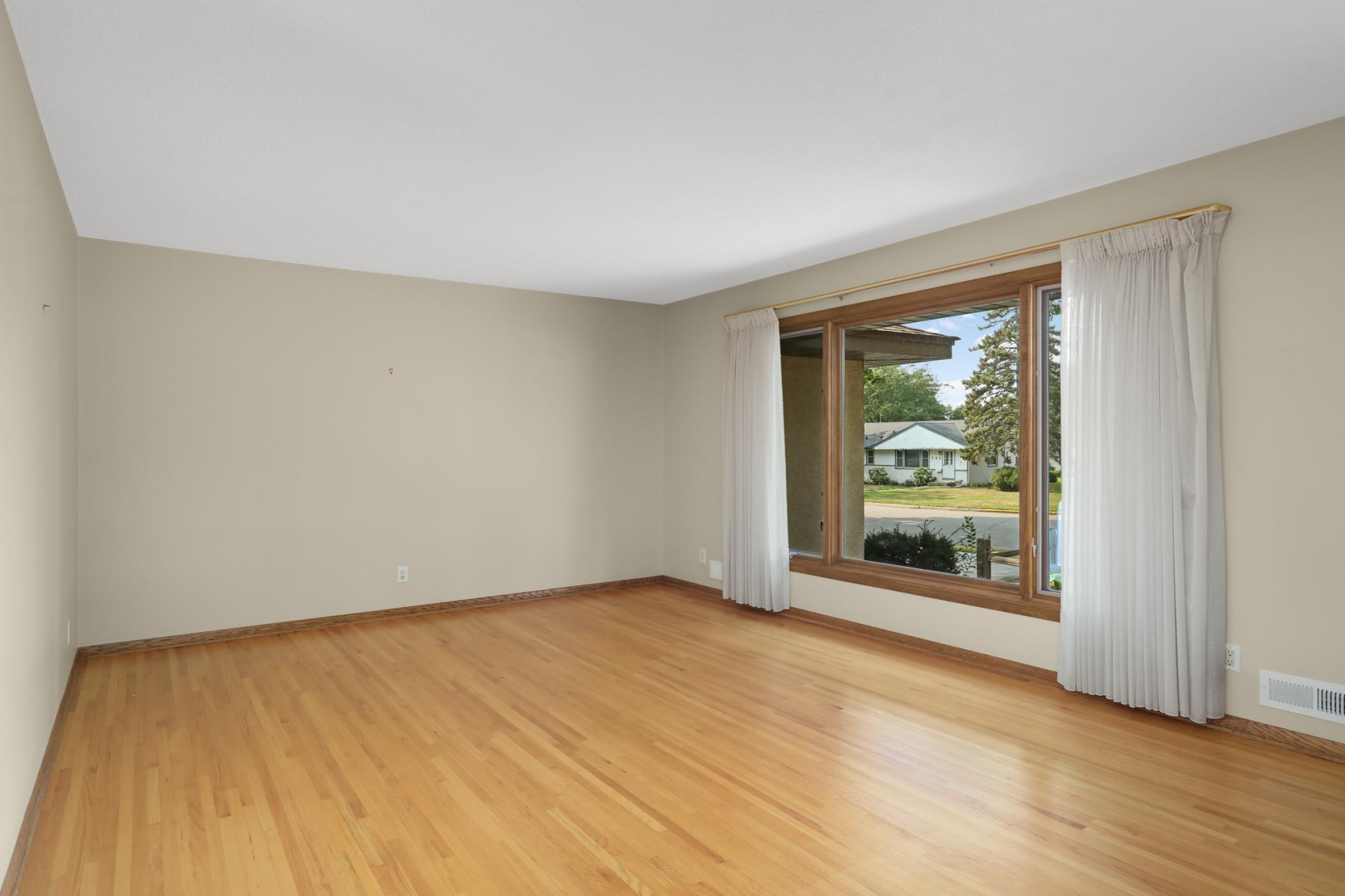 5th image of 610 57Th Ave Ne, Minneapolis, MN 55432 | MLS# 7127259
