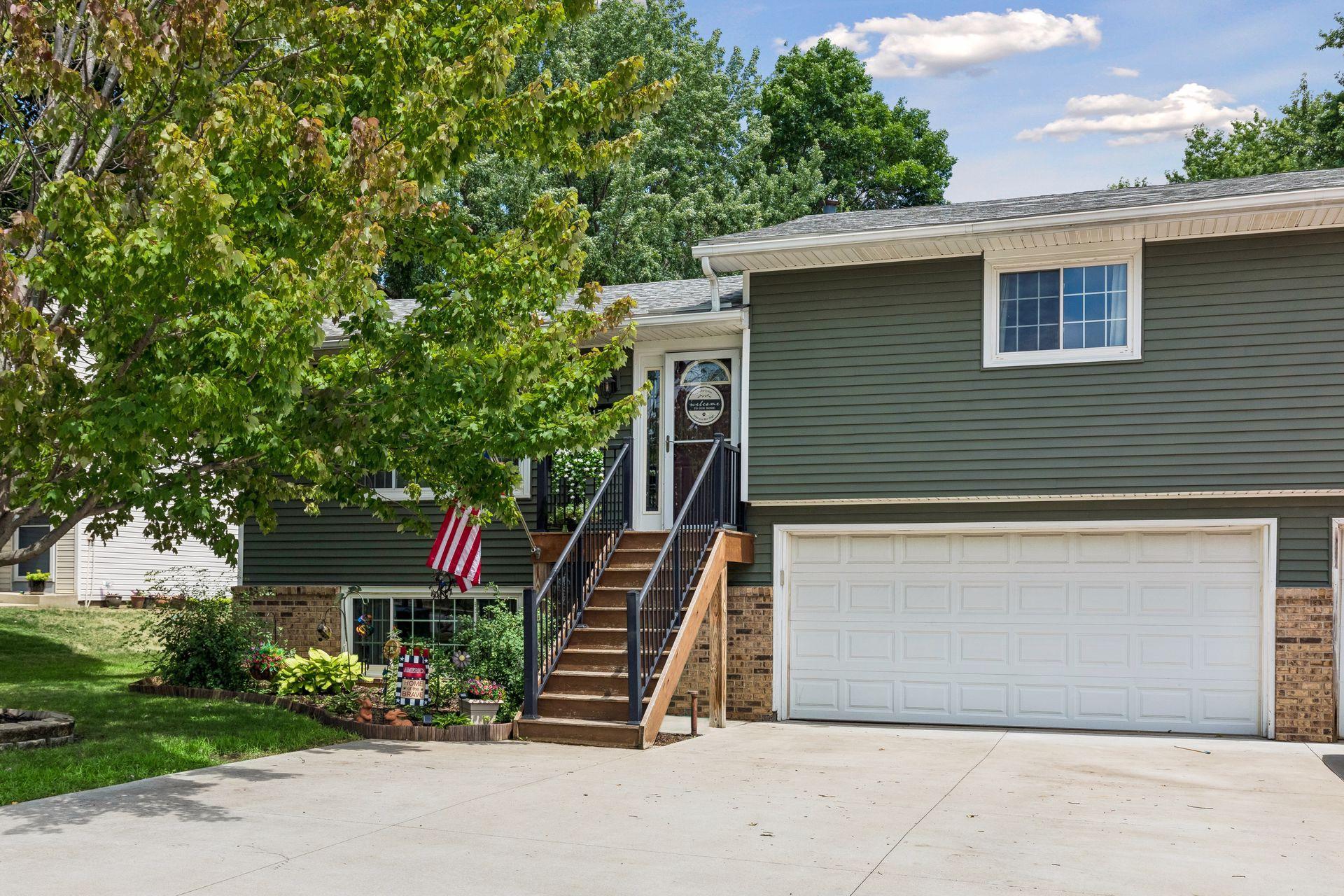 1st image of 17540 Ionia Path, Lakeville, MN 55044 | MLS# 7127273