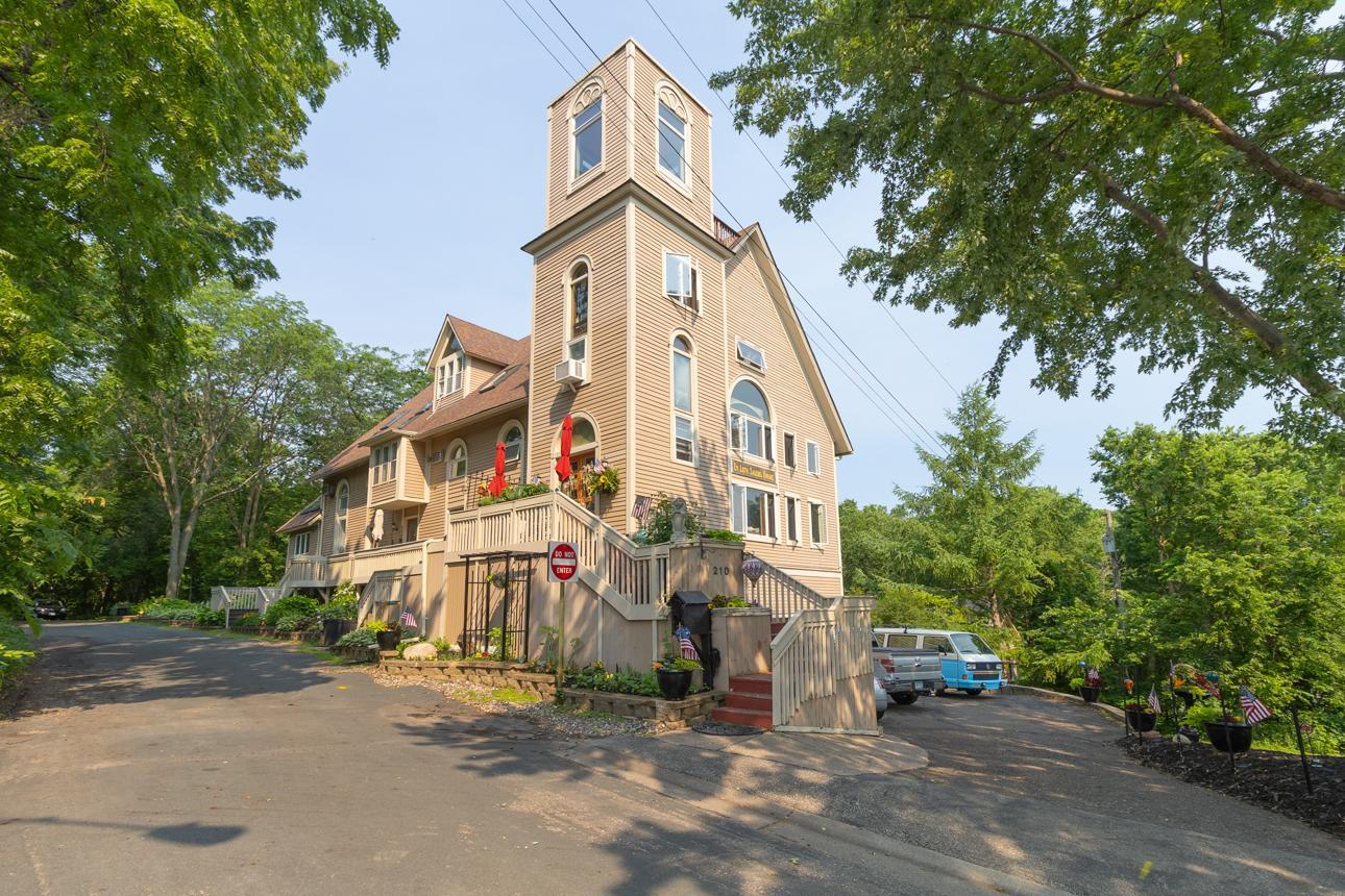 2nd image of 240 Oak St W #240, Stillwater, MN 55082 | MLS# 7127301