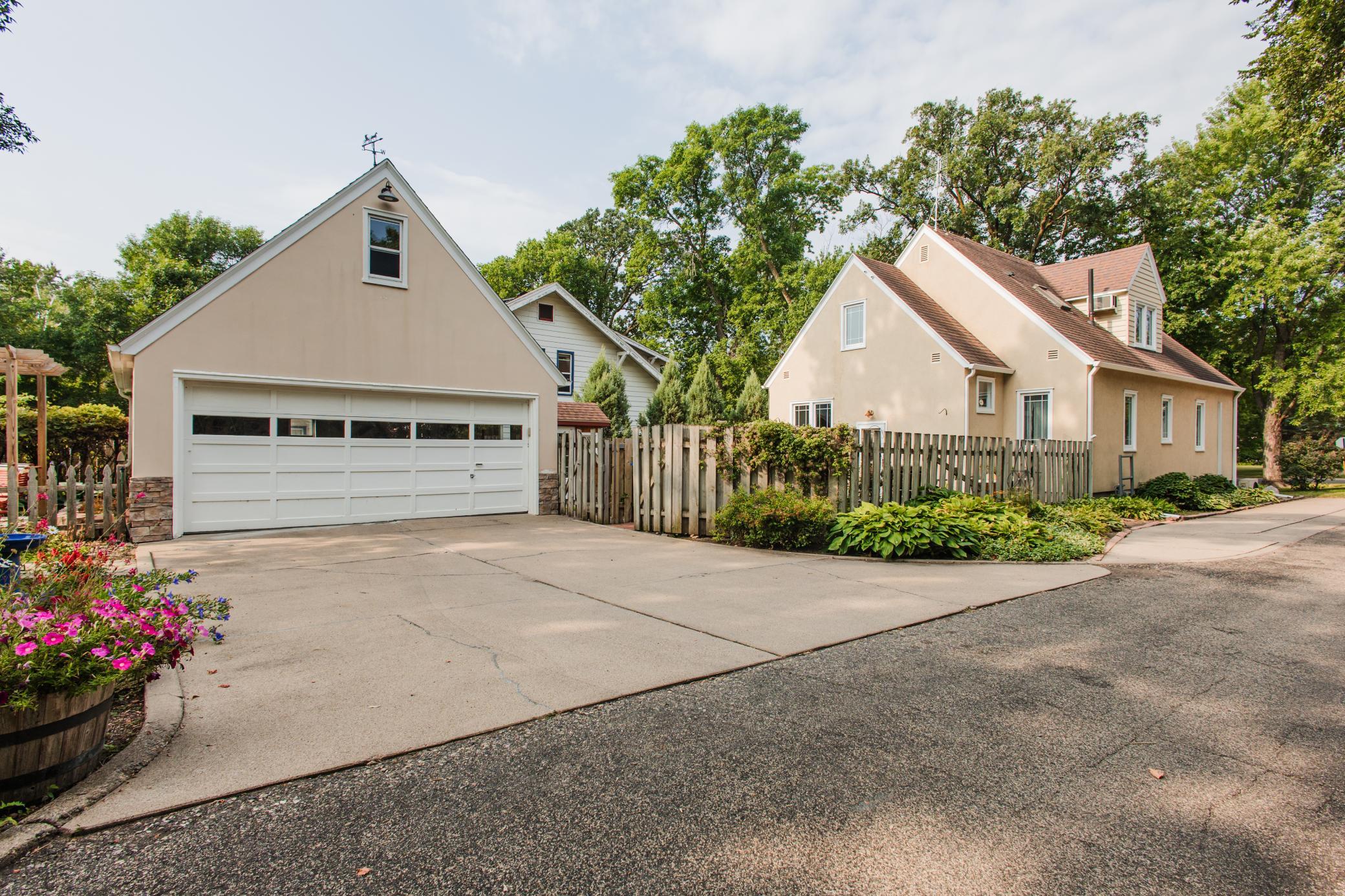 2nd image of 1101 Summit Ave, Detroit Lakes, MN 56501 | MLS# 7127324