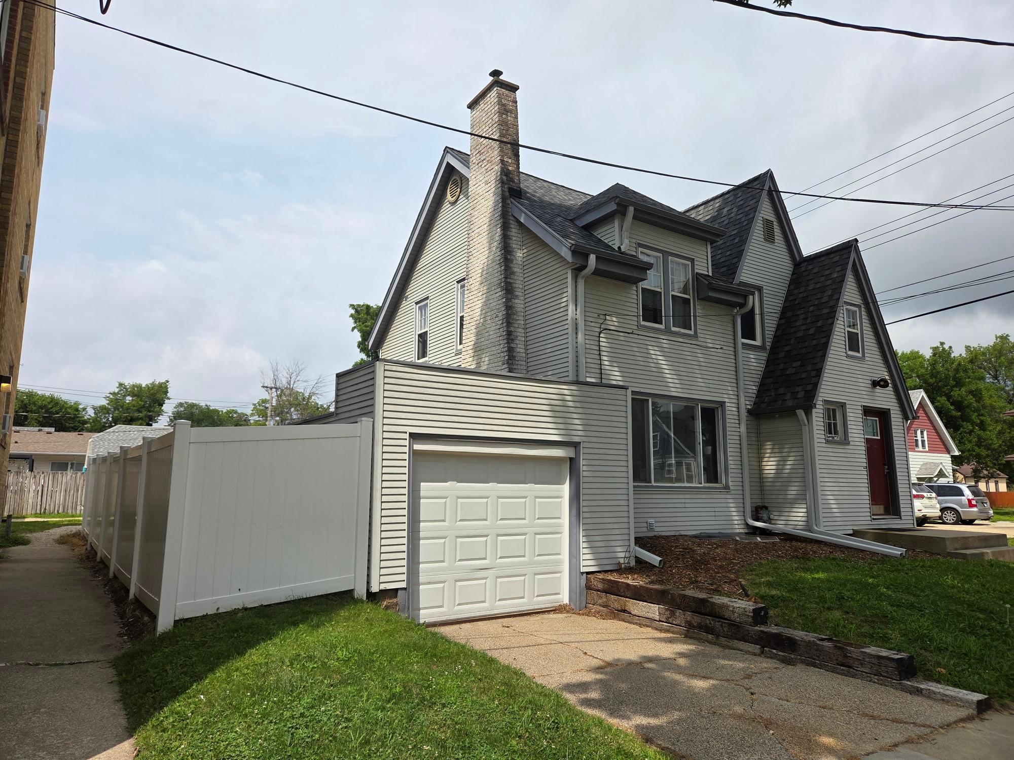 2nd image of 17 13th Ave Sw, Rochester, MN 55902 | MLS# 7127345