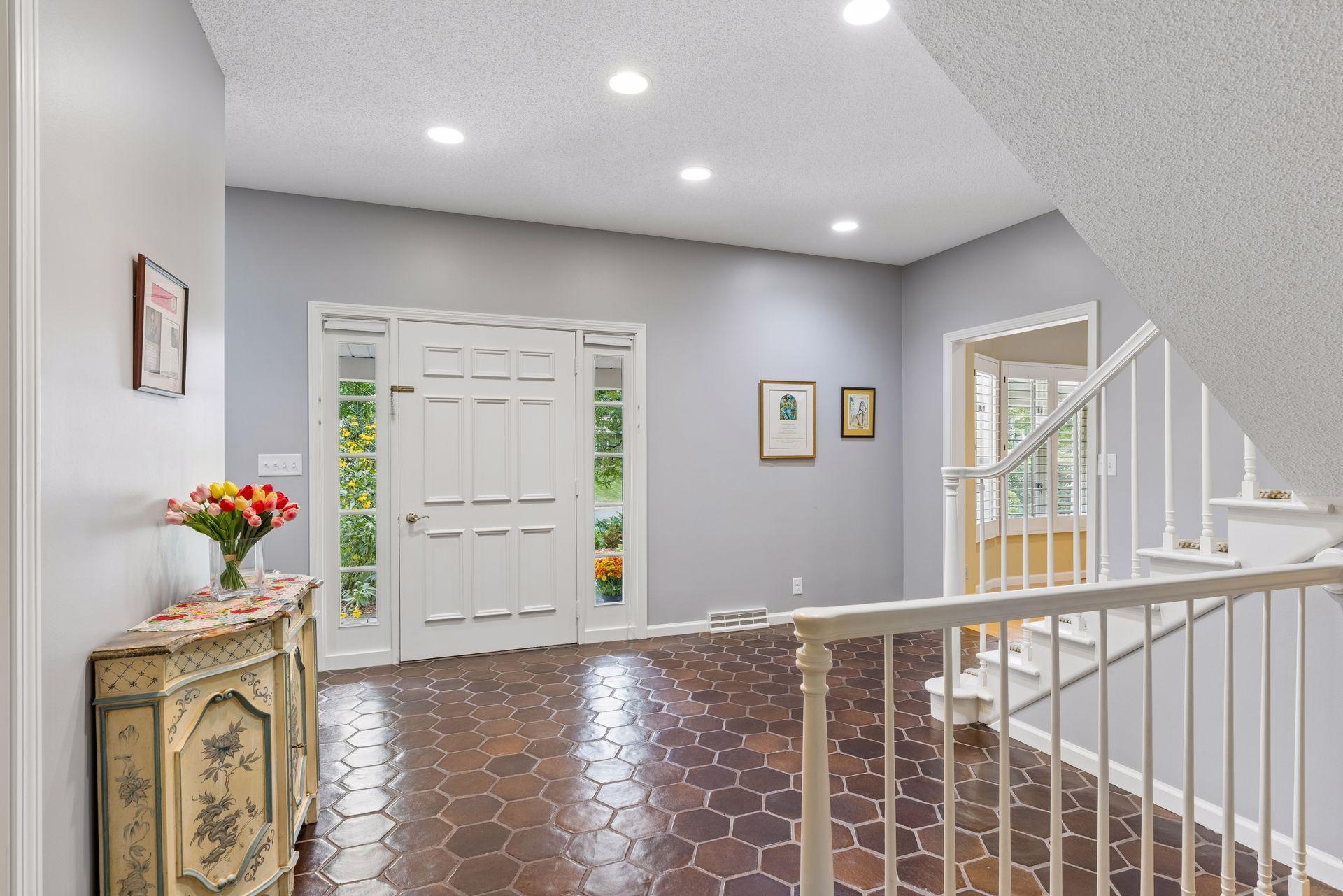 5th image of 1355 Medora Rd, Saint Paul, MN 55118 | MLS# 7127379