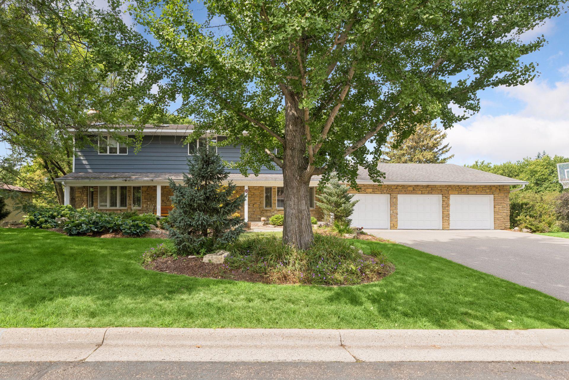 2nd image of 1355 Medora Rd, Saint Paul, MN 55118 | MLS# 7127379