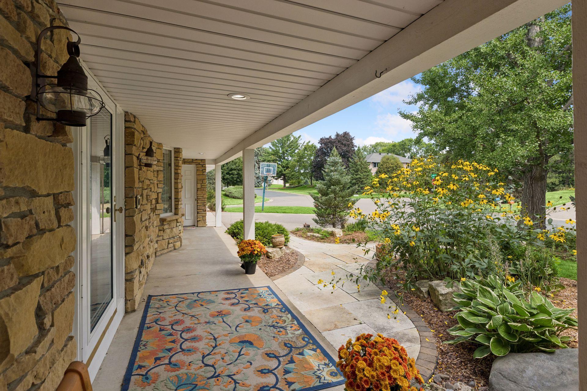 3rd image of 1355 Medora Rd, Saint Paul, MN 55118 | MLS# 7127379