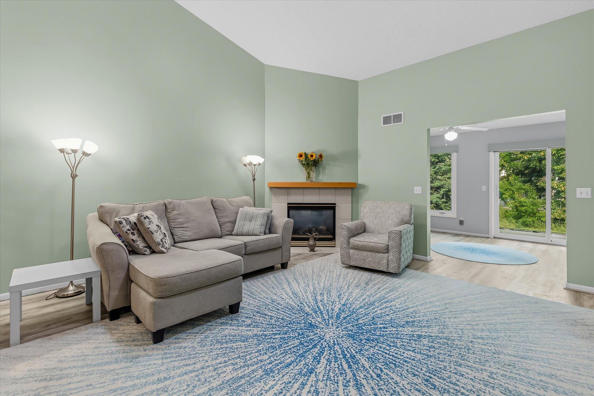 4th image of 7856 Heinbuch Trl, Saint Paul, MN 55125 | MLS# 7127429