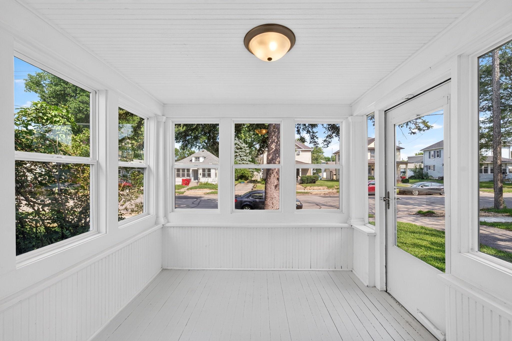 4th image of 215 9Th Ave Ne, Rochester, MN 55906 | MLS# 7127444