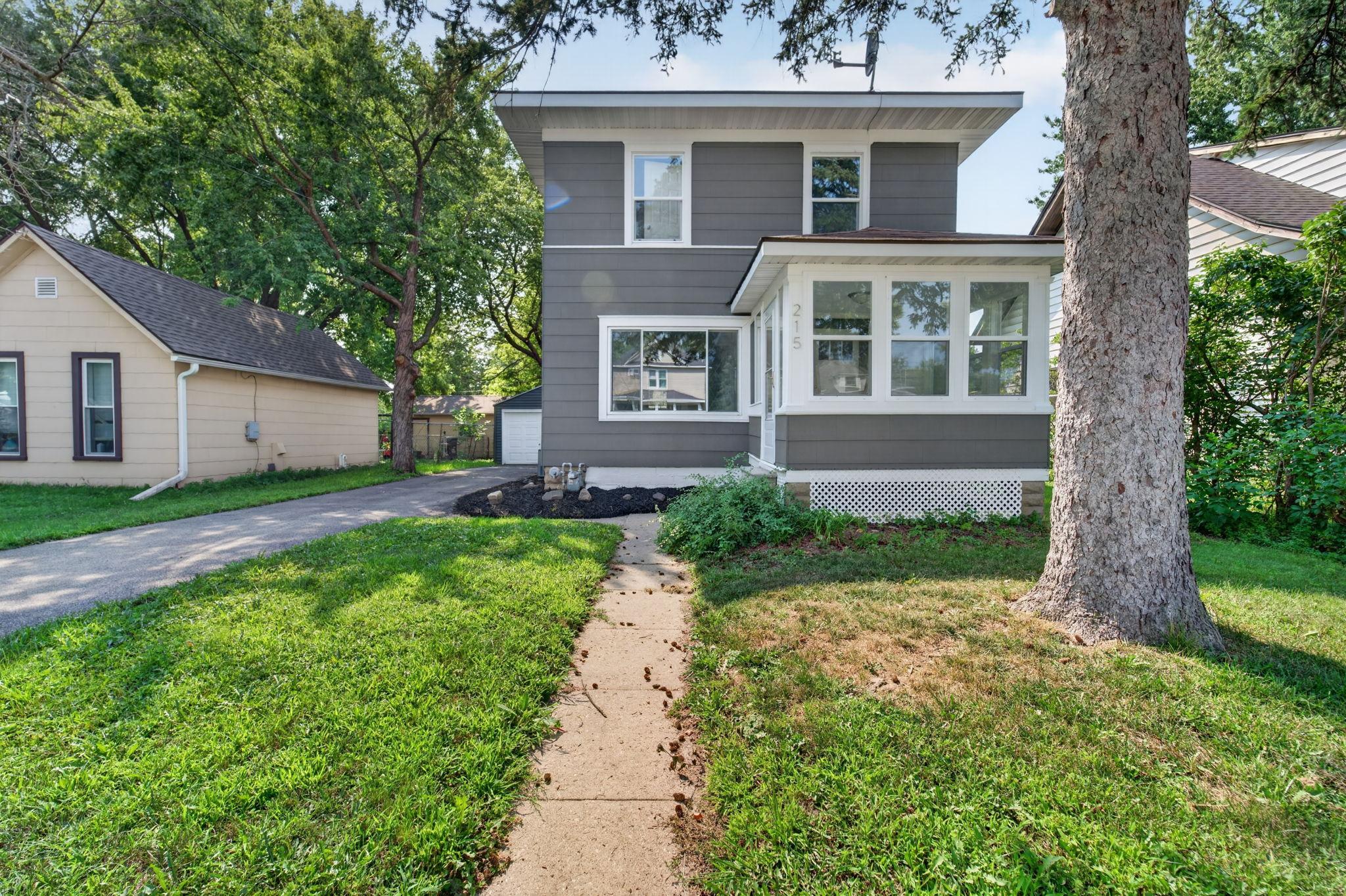 2nd image of 215 9th Ave Ne, Rochester, MN 55906 | MLS# 7127444