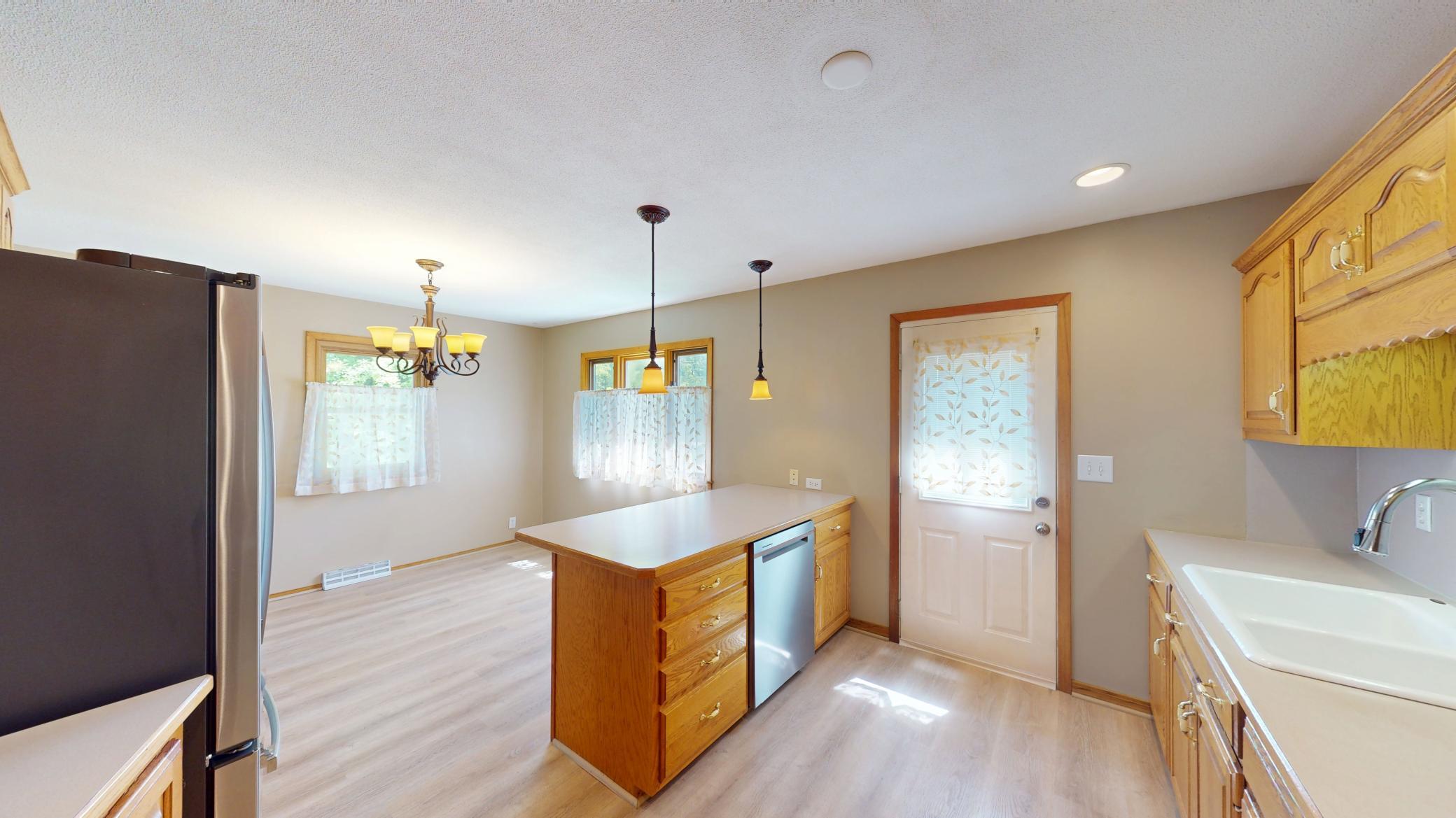 2nd image of 902 3rd Ave S, Albert Lea, MN 56007 | MLS# 7127447