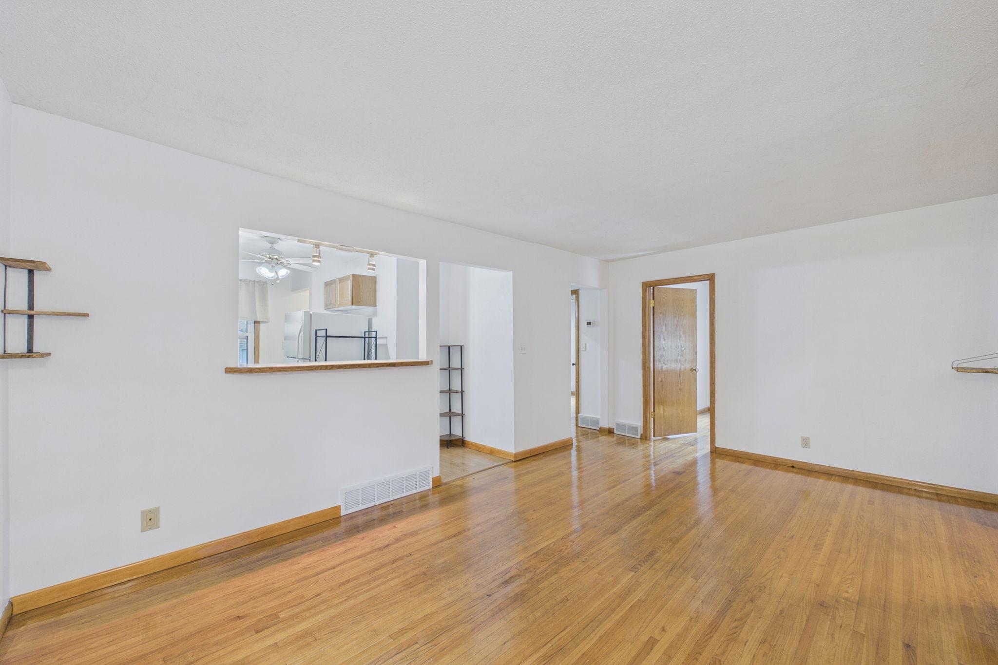 3rd image of 1853 Taylor Ave, Saint Paul, MN 55104 | MLS# 7127454