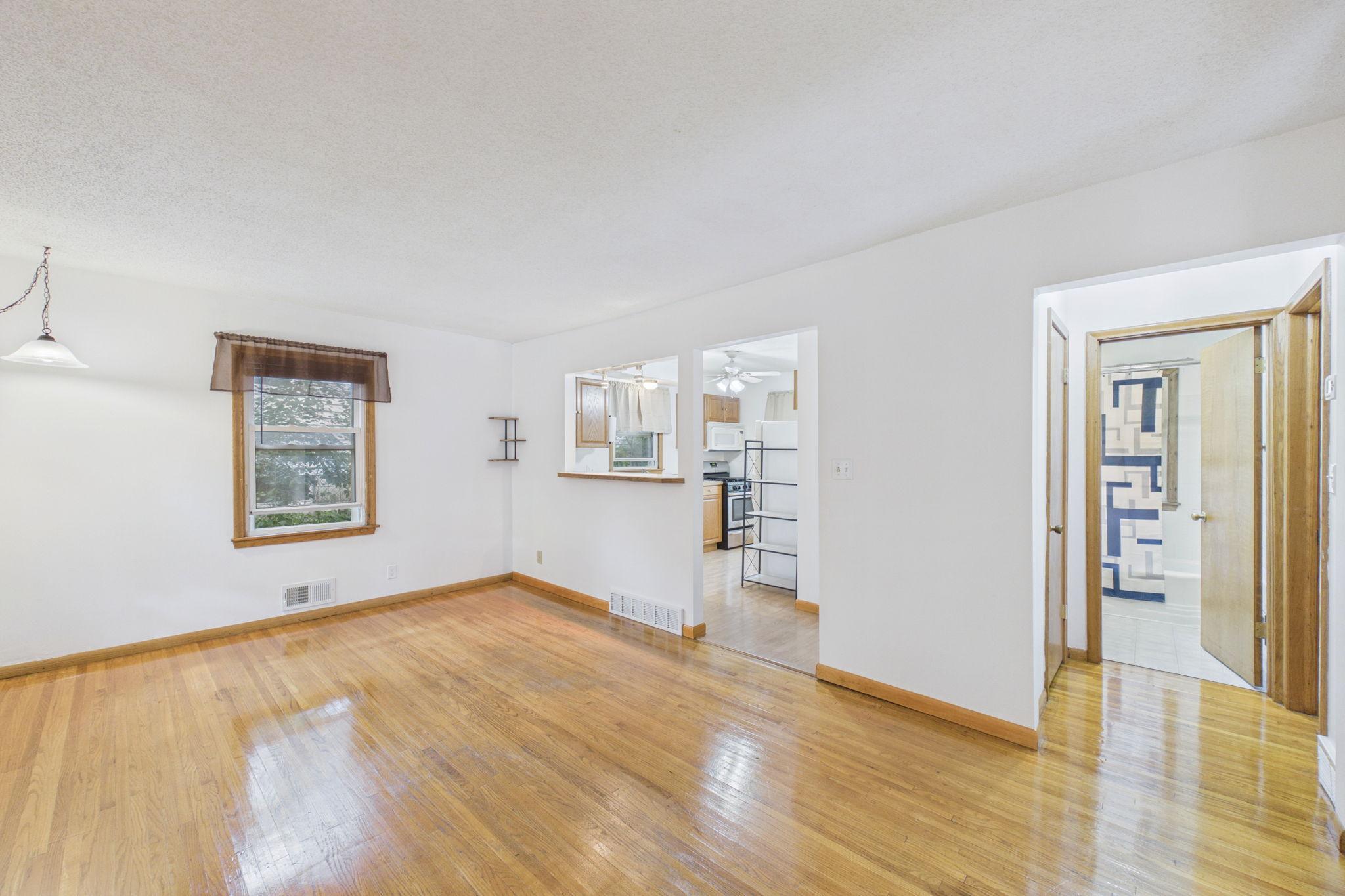 4th image of 1853 Taylor Ave, Saint Paul, MN 55104 | MLS# 7127454